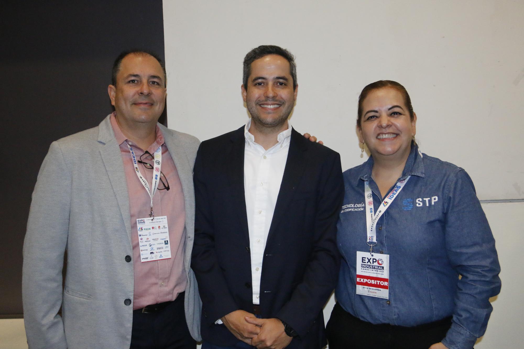 $!Eduardo Ochoa, José Luis Sandoval y Estrella Aguilar.