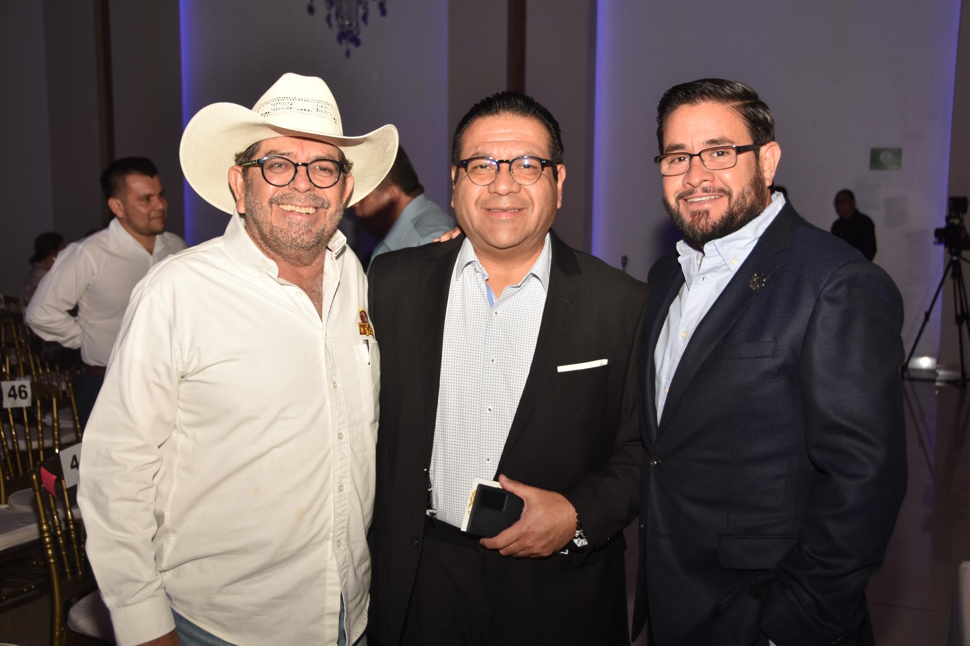 $!Régulo Terraza, Pedro López y Sergio Lara.