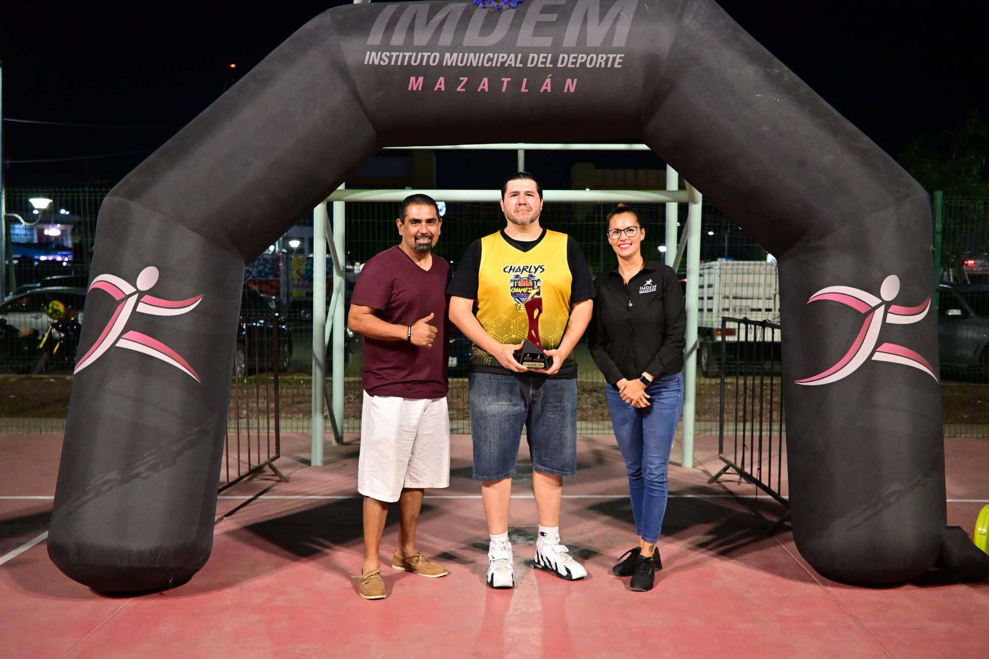 $!Premian a los mejores de la Liga de Baloncesto del Parque Lineal e inauguran una nueva edición