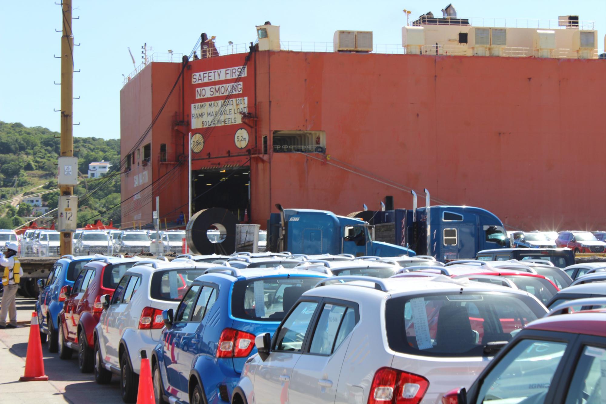 $!Beneficia a Mazatlán movimiento de vehículos por saturación en Lázaro Cárdenas