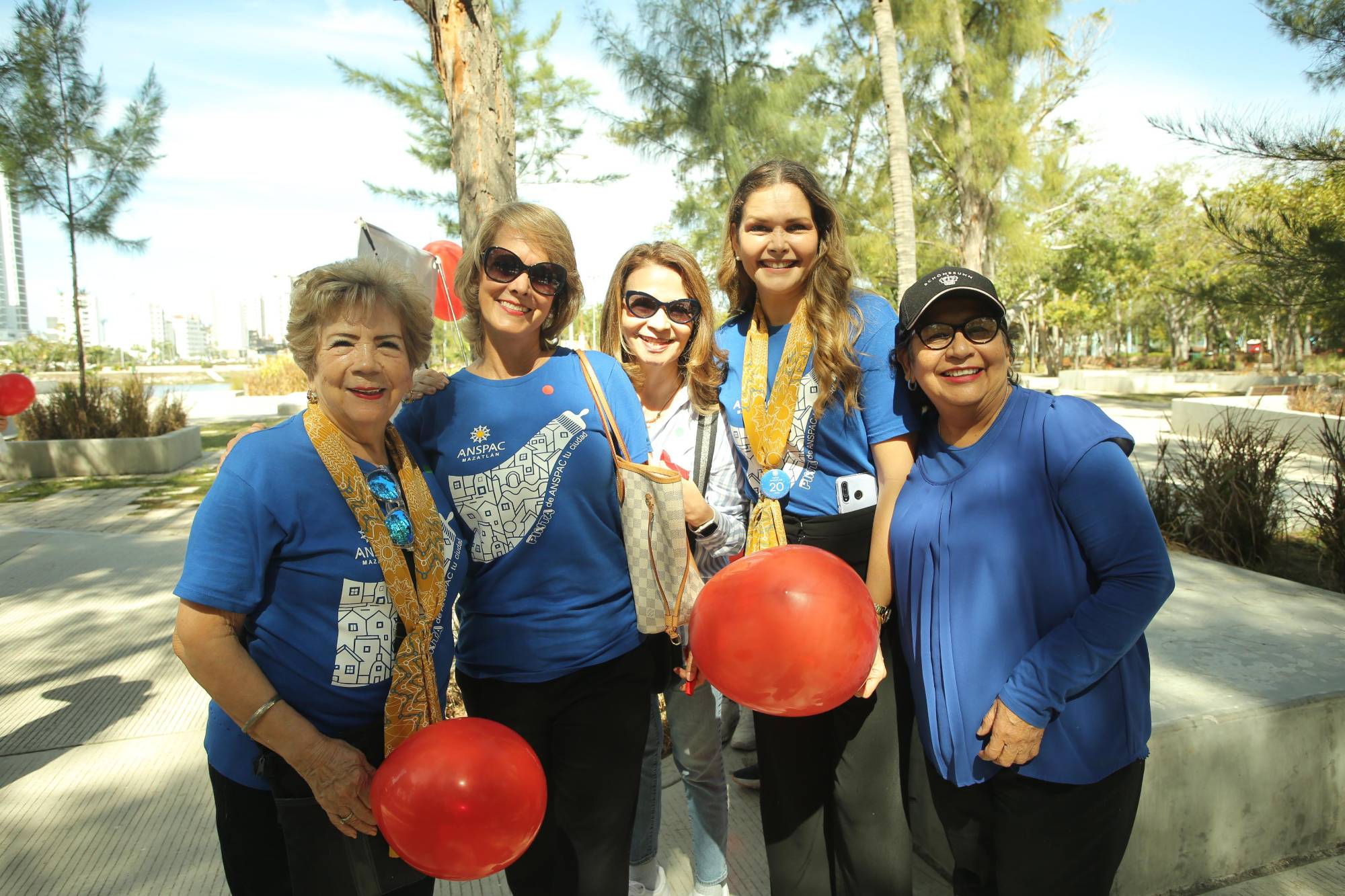 $!Lucy Calleros de Soto, Angélica Martín de Madero, Gabriela Contreras, Imelda Morales de Chicuate y Rebeca Mejía.