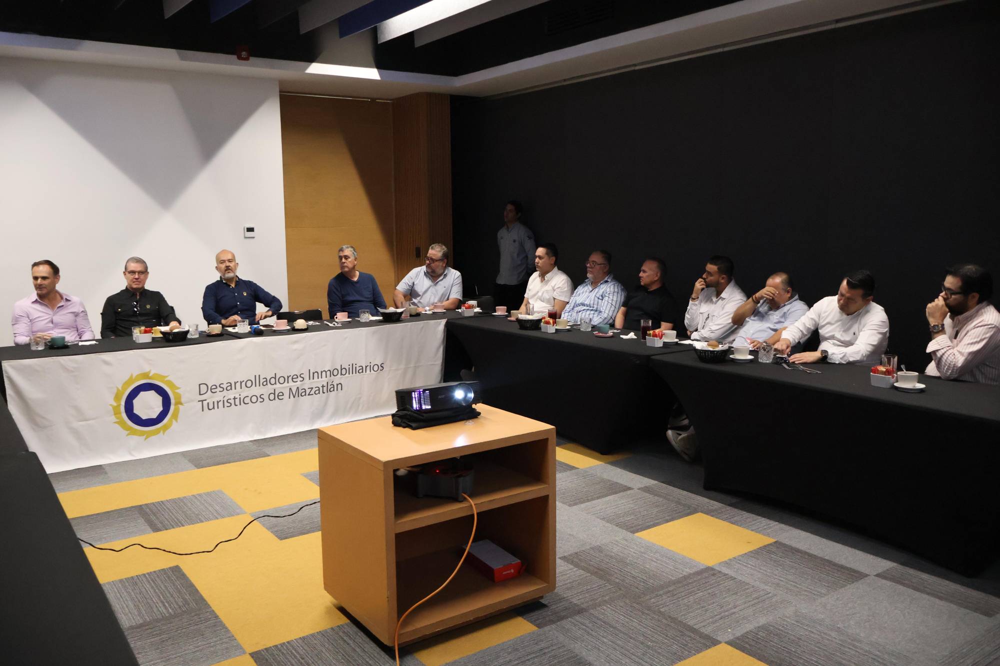 $!Socios de ADIM Mazatlán sostienen reunión con la Secretaria de Turismo de Sinaloa