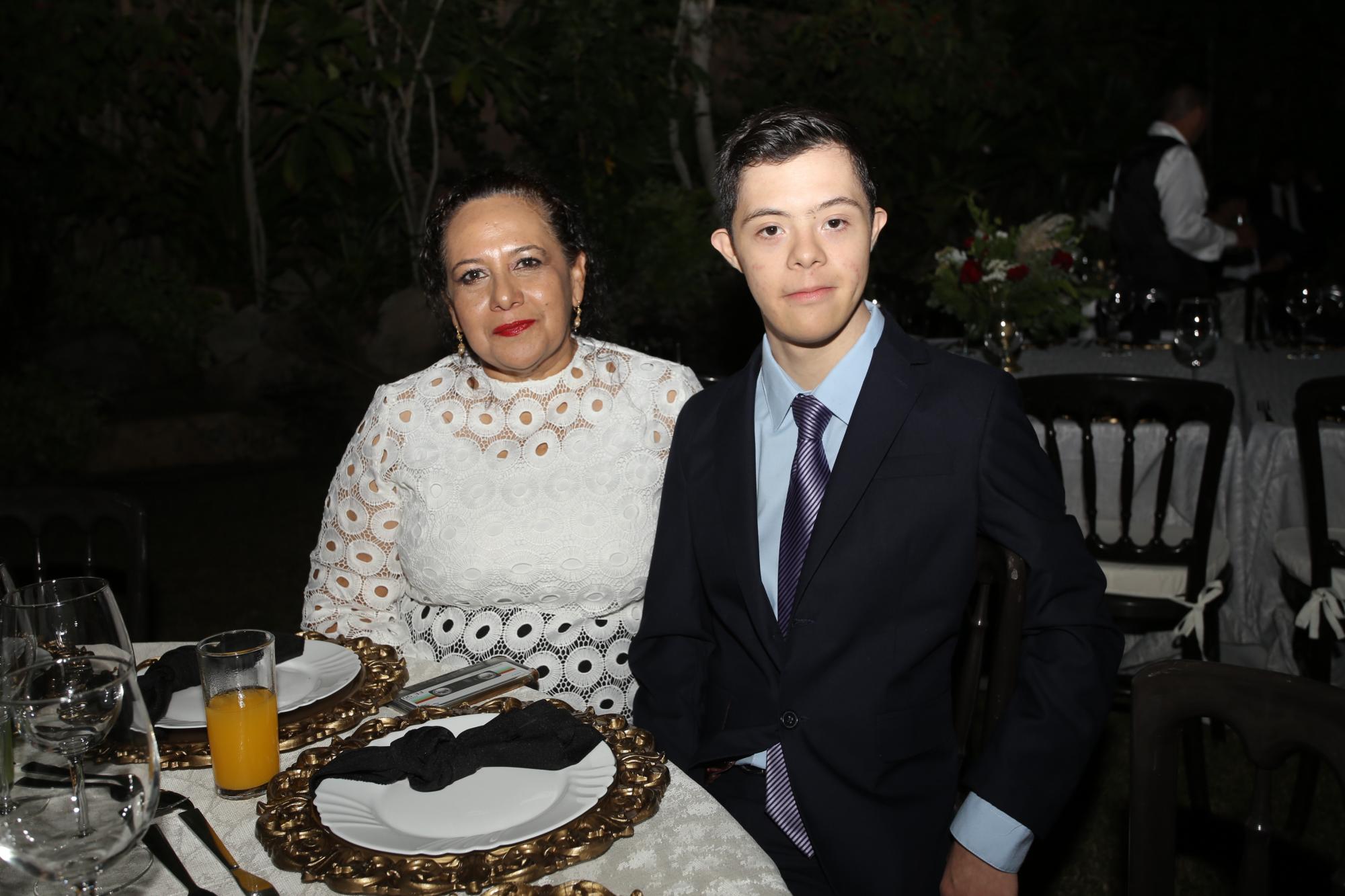 $!Dalia Peñaflor y Tonatiuh Bernal.