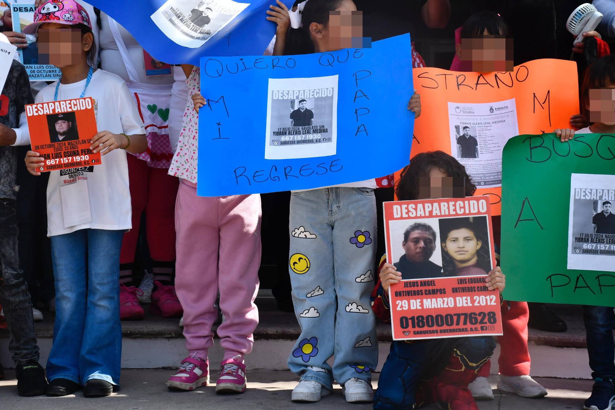 $!Niños con familiares desaparecidos festejan su día con marcha a la Fiscalía de Sinaloa