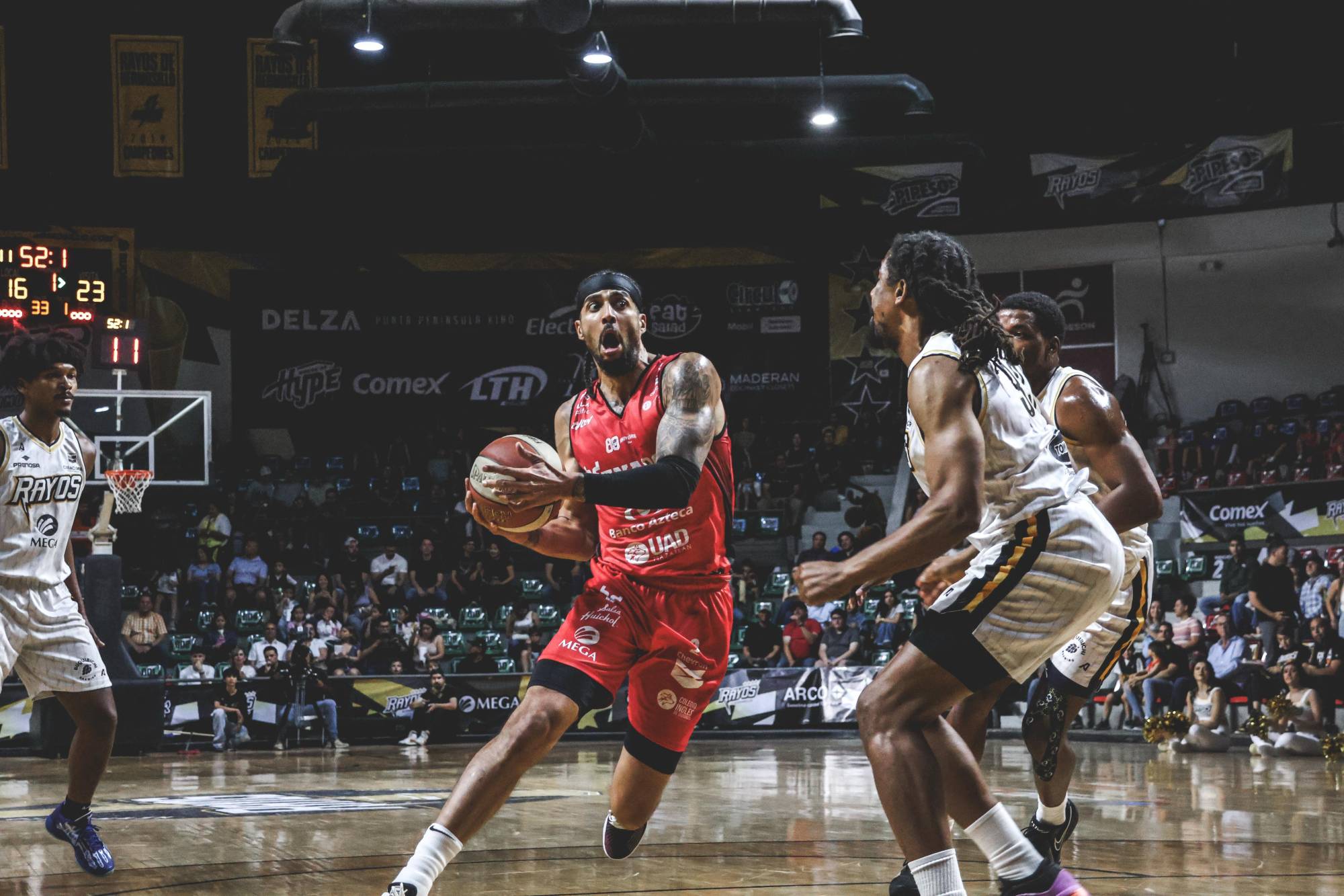 $!Venados Basketball no puede mantener la ventaja y cae en el primero de la serie ante Rayos