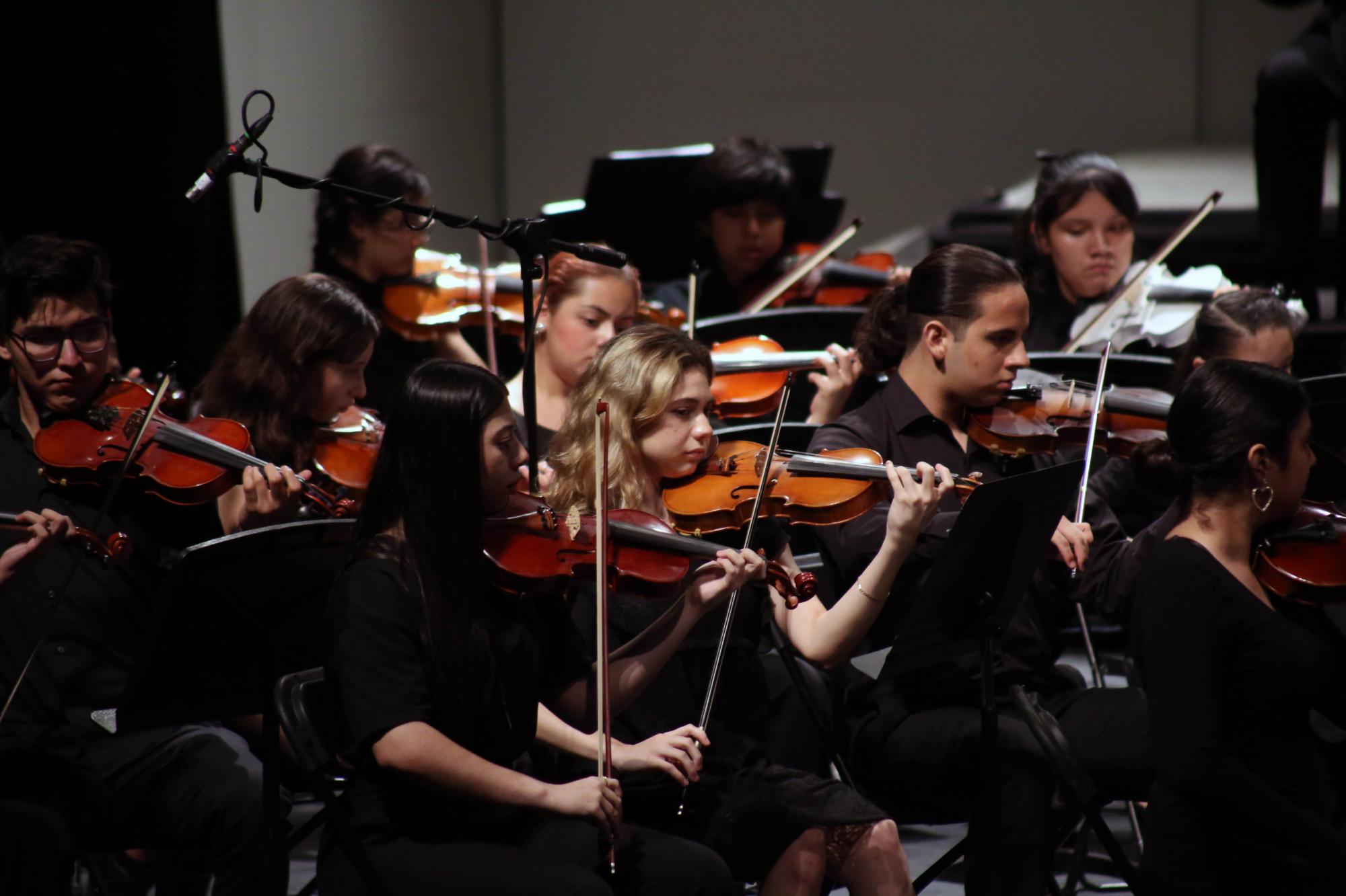 $!Los alumnos ofrecieron ameno programa con piezas de autores clásicos como Strauss y Tchaikovski.