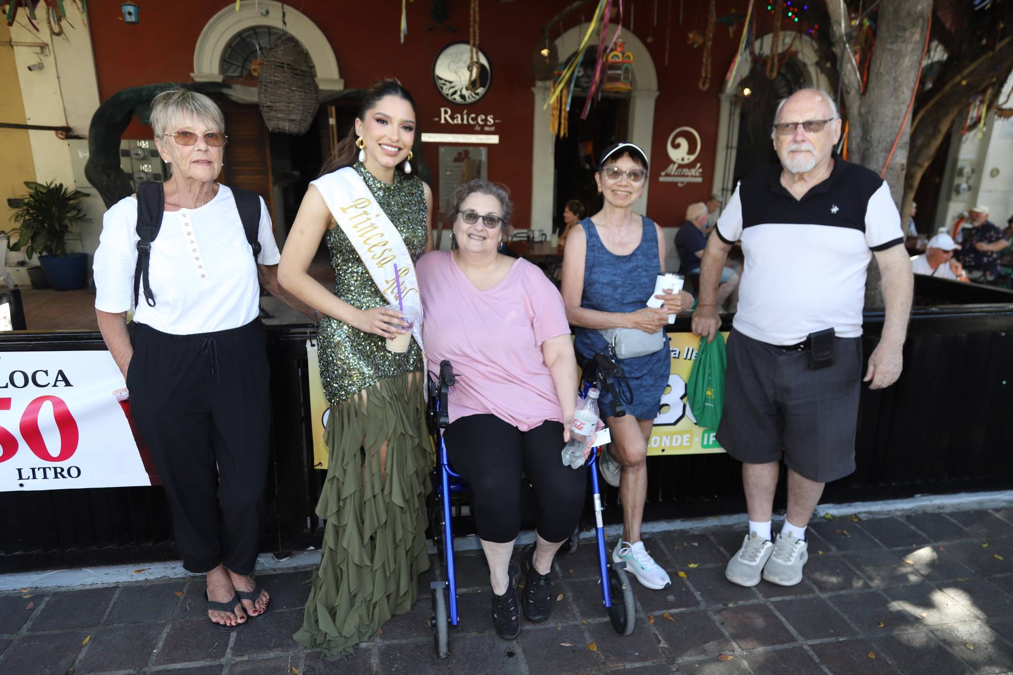 $!La Princesa Real Marbella Medina entre turistas canadienses.