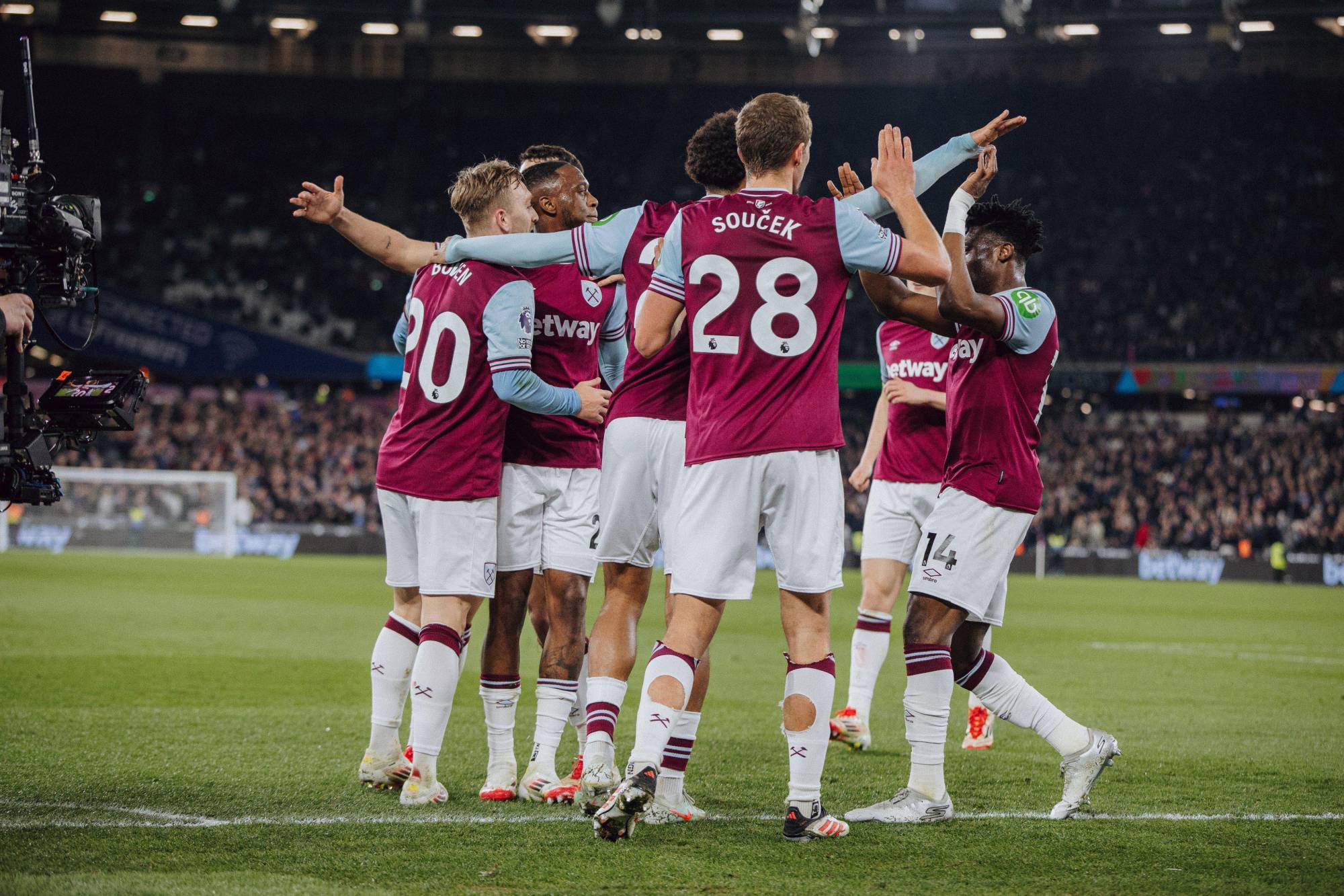 $!West Ham y Edson Álvarez rompen su mala racha con contundente victoria sobre Leicester City