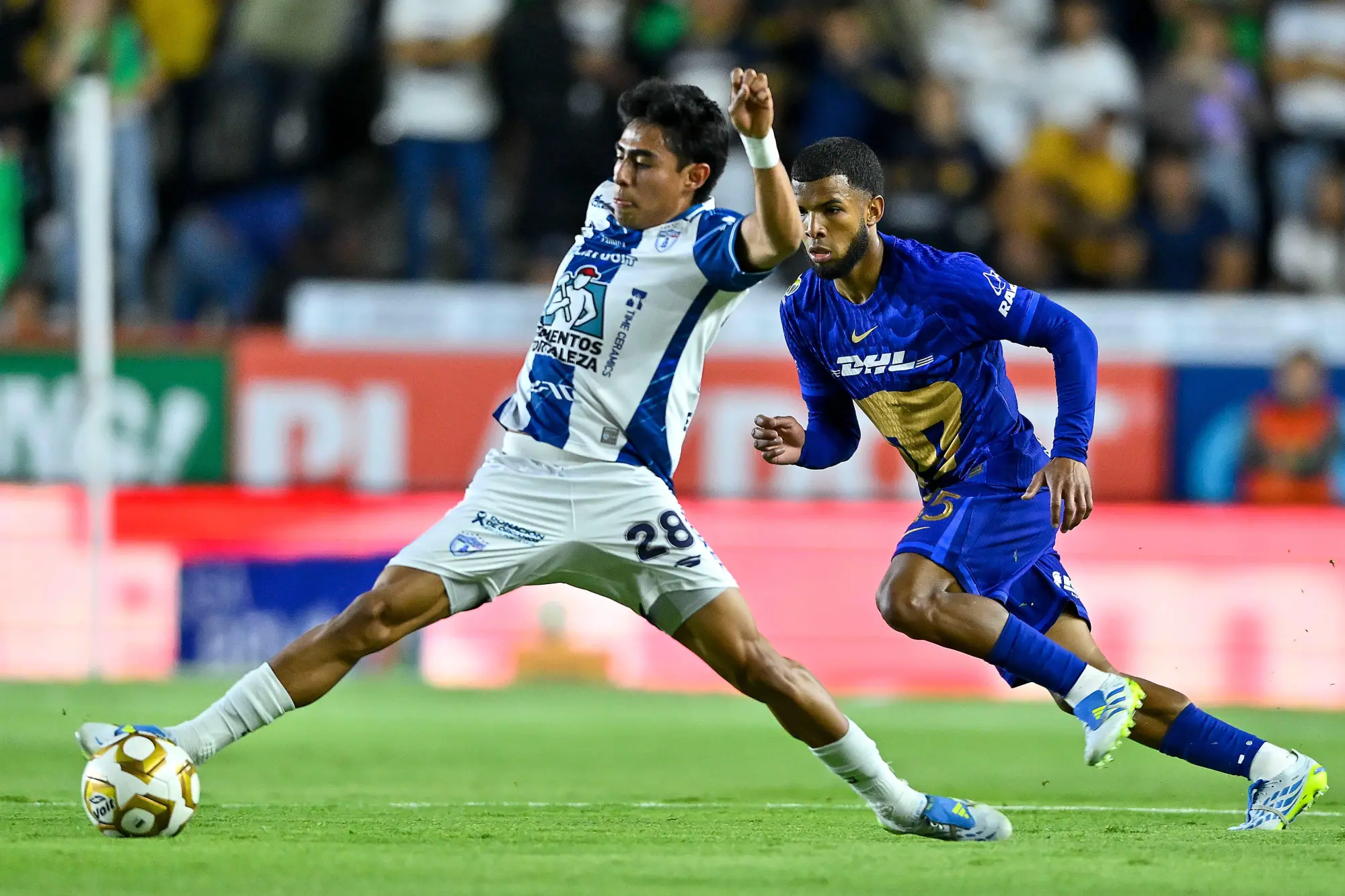 $!Pachuca resiste ante Pumas y toma ventaja mínima en semifinales