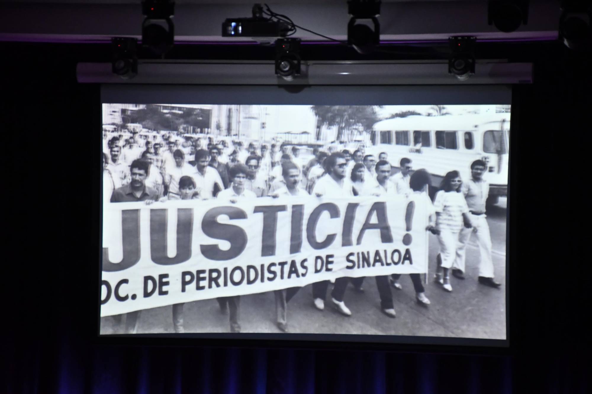 $!Escena del documental que muestra el trabajo de Alejandro Escobar.