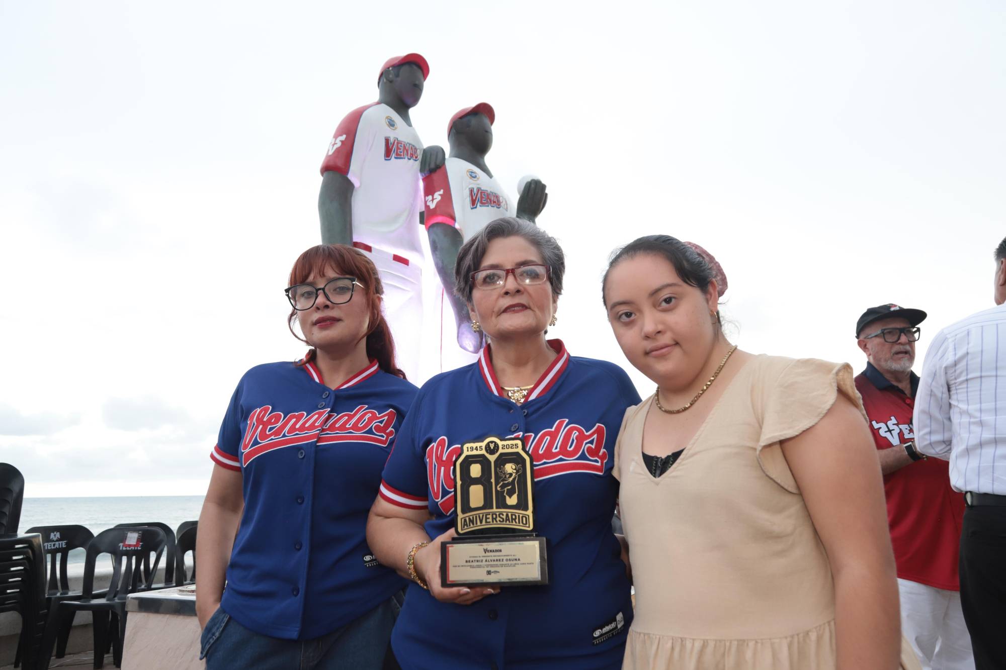 $!Beatriz Álvarez entre Jazmín Alcaraz y Montserrat Álvarez.