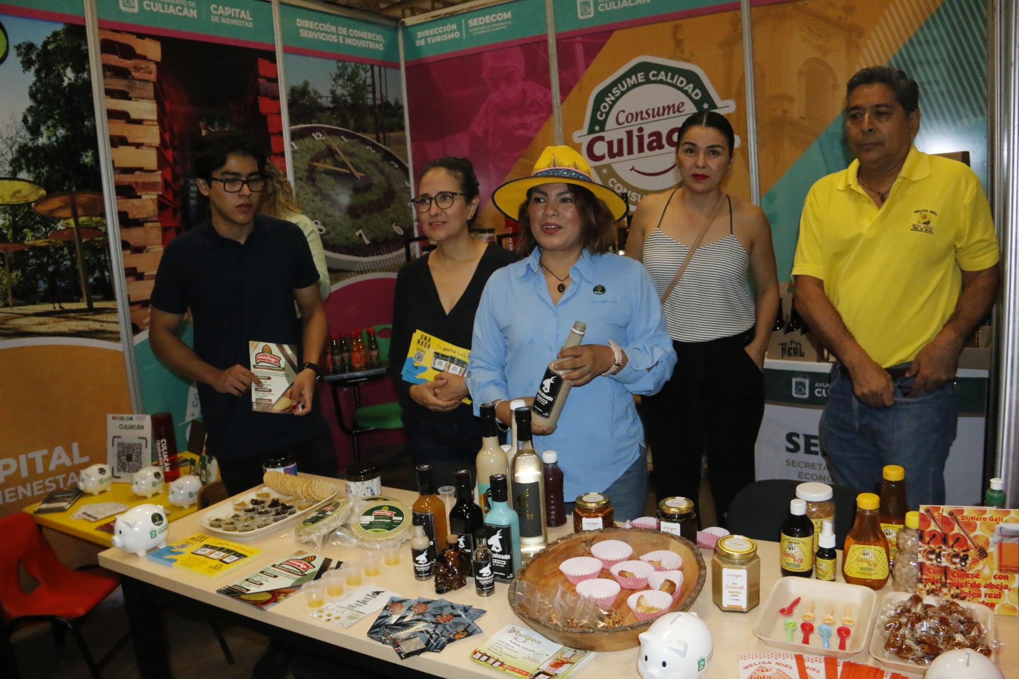 $!Toda una variedad de productos se exhibieron durante la muestra.