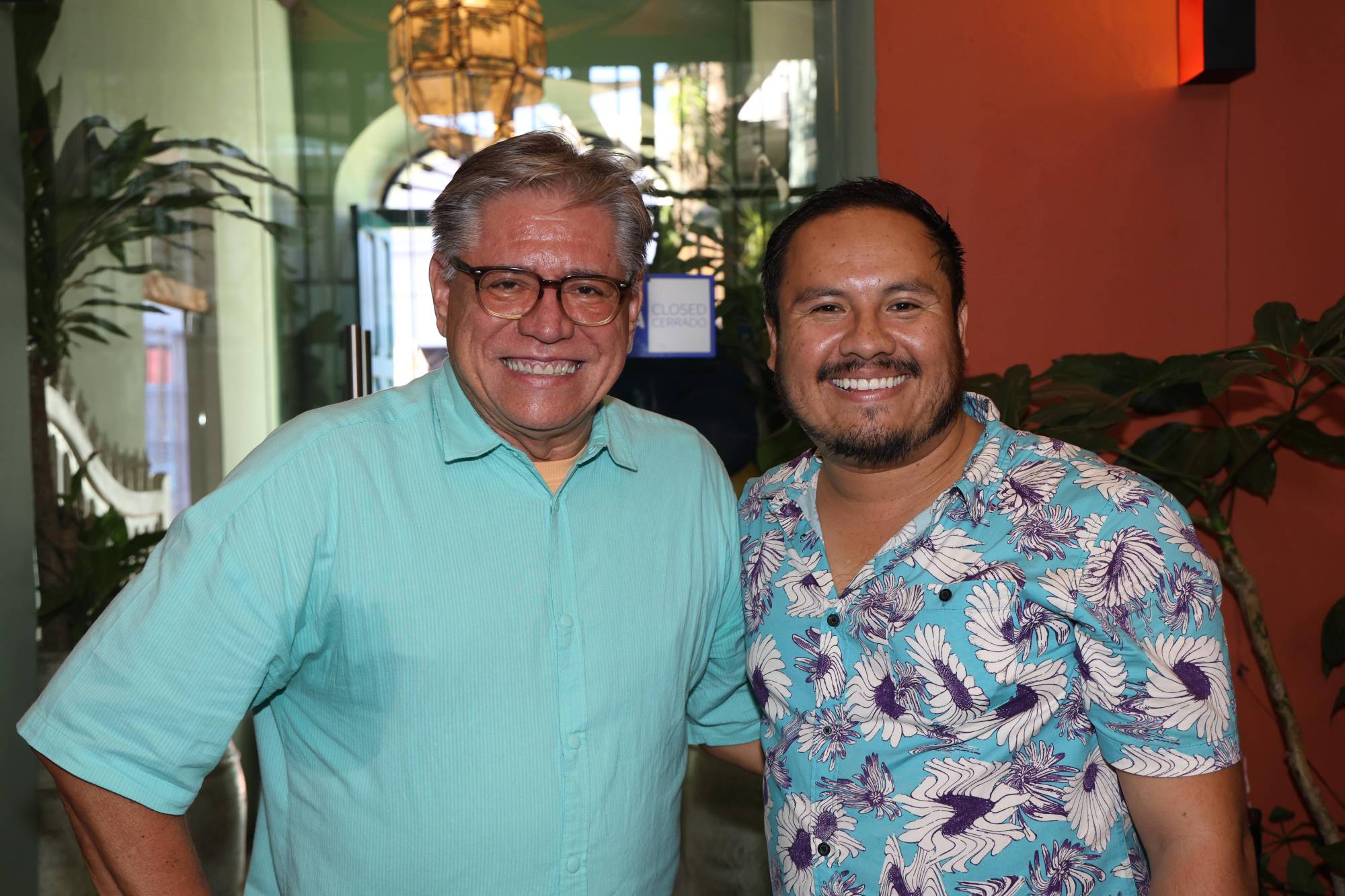 $!El Magistrado Héctor Samuel Torres Ulloa, quien fue invitado especial, junto a Martín Morales Acuña, presidente del Colegio de Abogados Genaro Estrada.