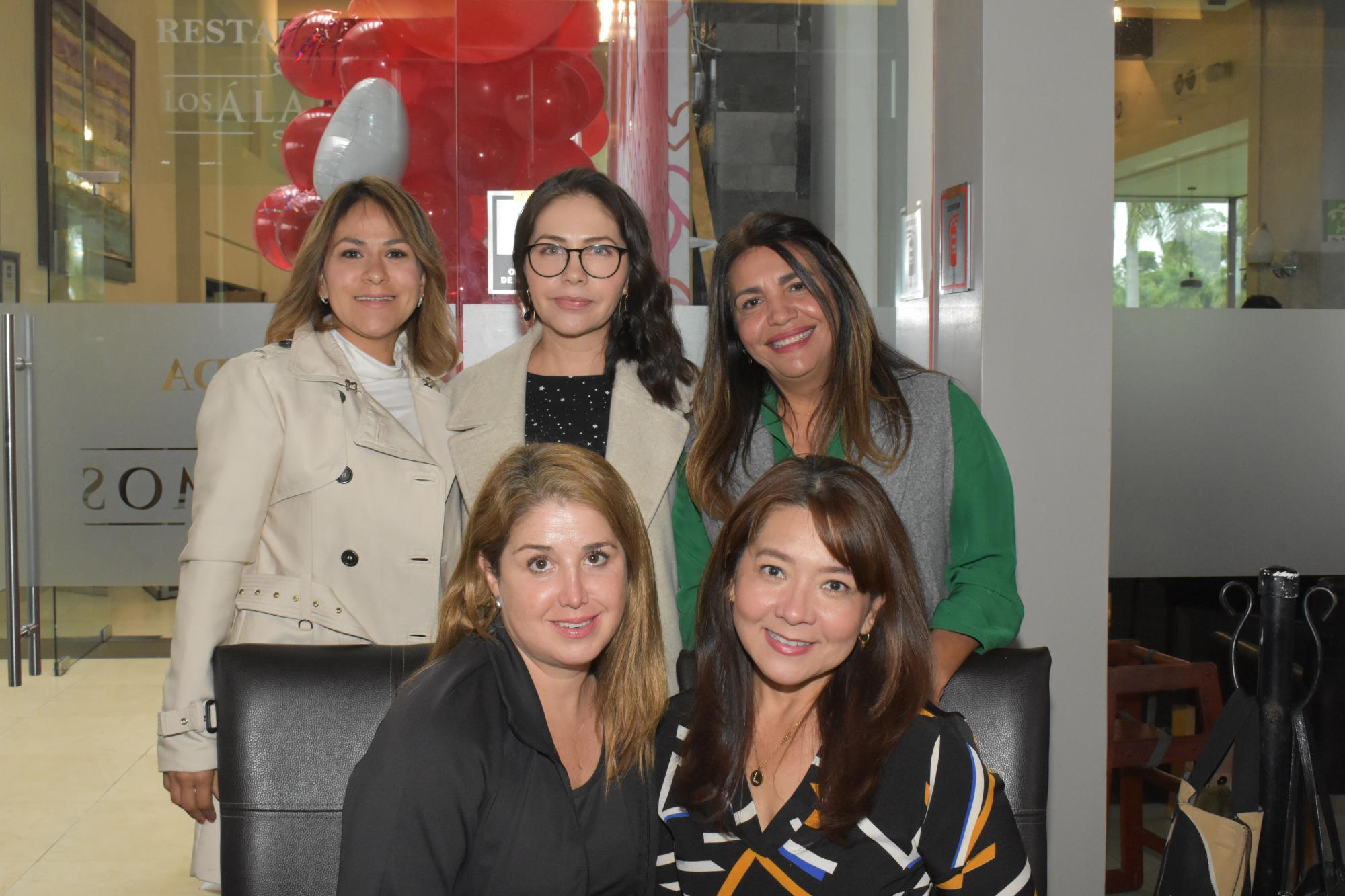 $!Ivette Lucía Calderón, Elisa Valenzuela, Mariana Cantú, Lucy Meza y Ale Gómez.