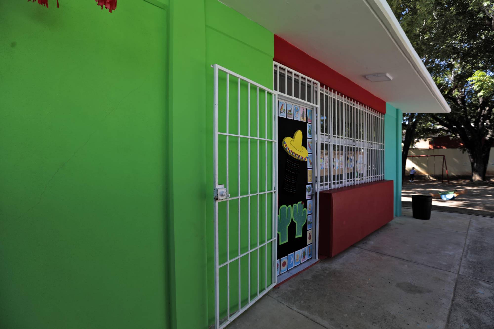 $!Entregan nuevas aulas y enseres de cocina en jardín de niños de Badiraguato