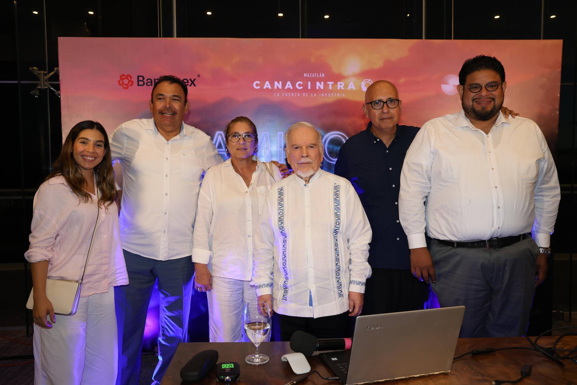 $!María Luisa Valdez, Víctor y María Luisa Escobar, Gustavo de la Garza, José Alberto Ureña y Tobías Lozano.