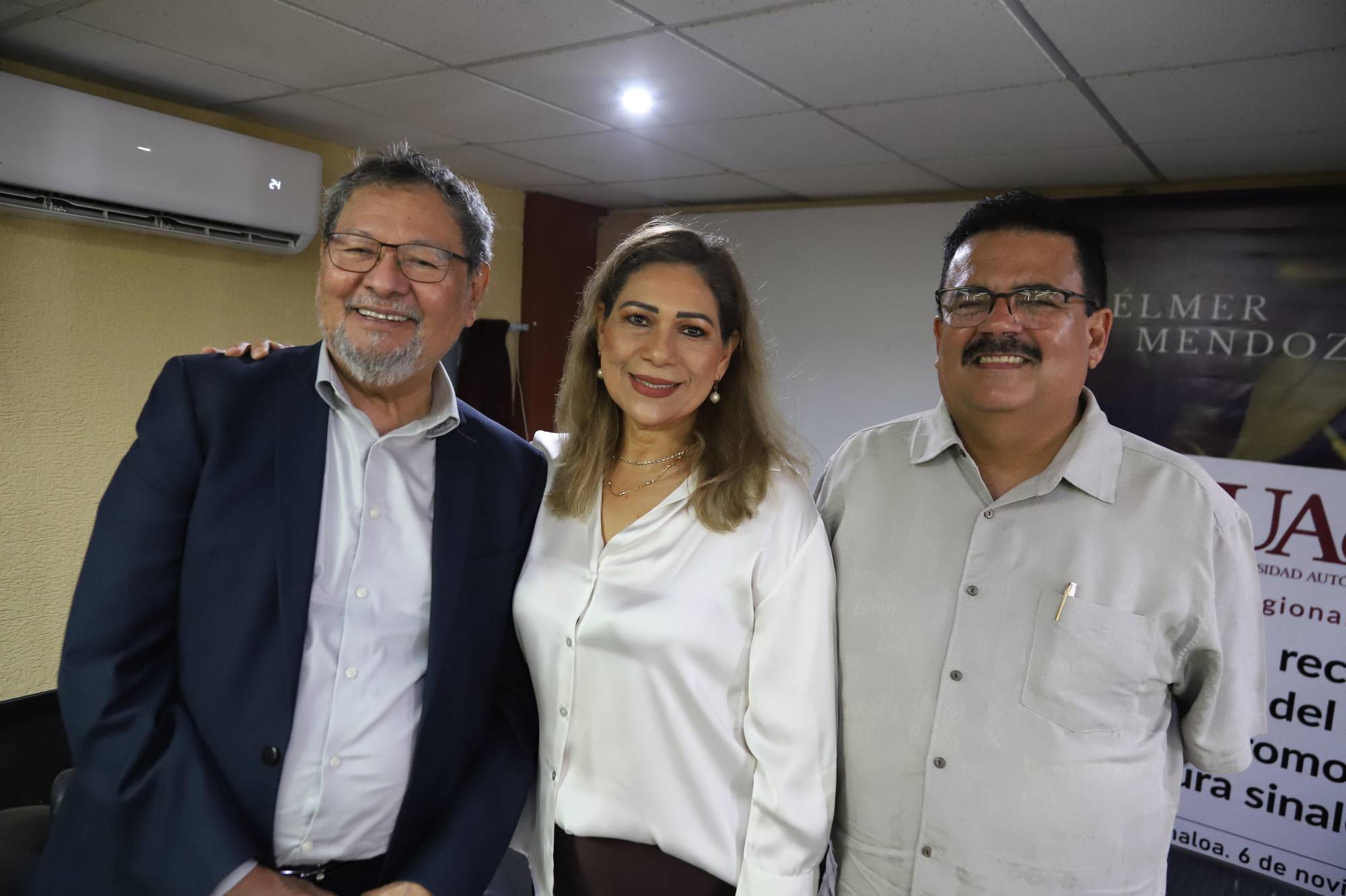 $!Élmer Mendoza, Silvia Michel y Juan José Rodríguez.