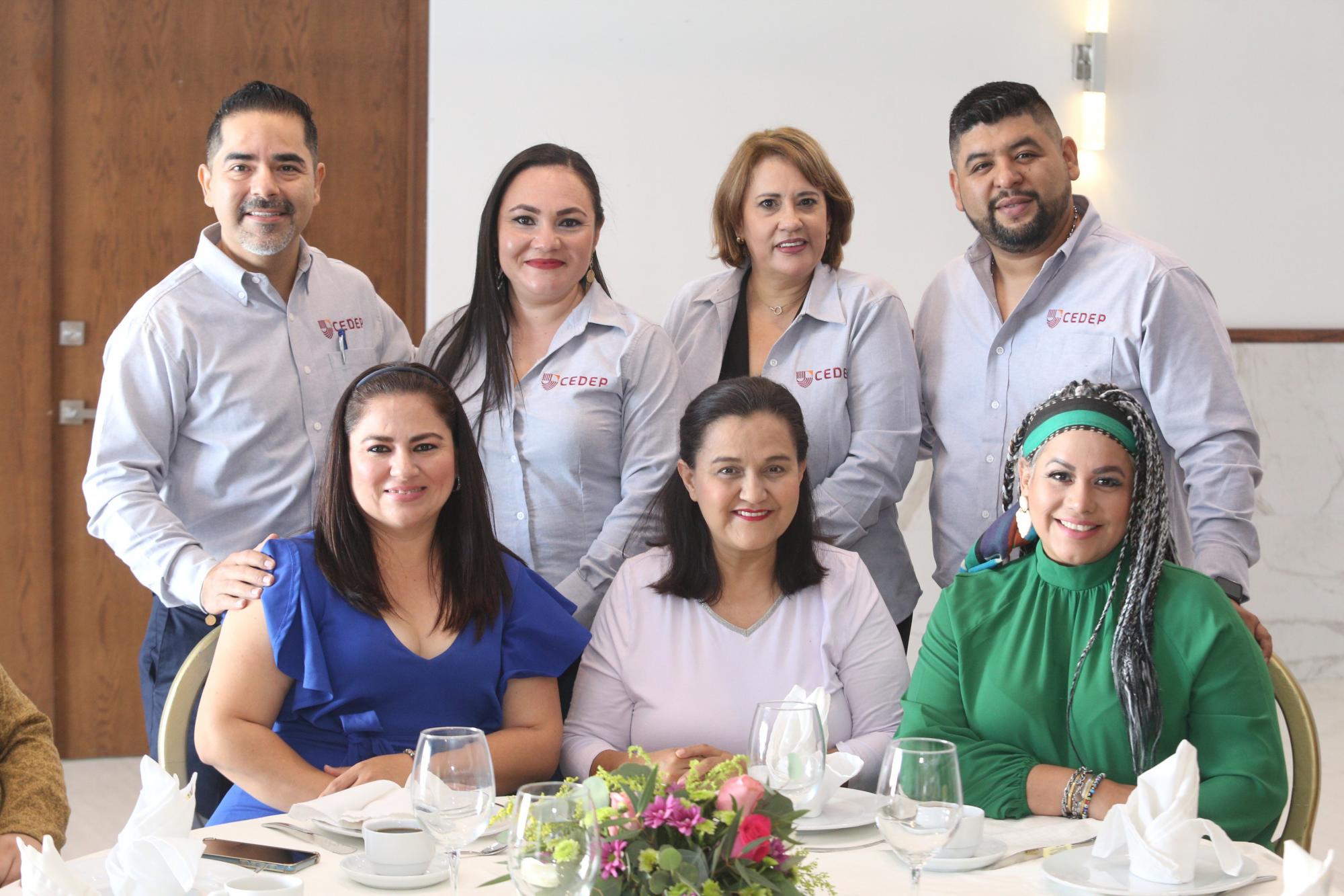 $!Horacio Álvarez Soto, Brenda Patricia Vega, Rosalba Angulo y Alejandro González Grave, Arely Romero, María de los Ángeles Ramírez y Eugenia Cabanillas.
