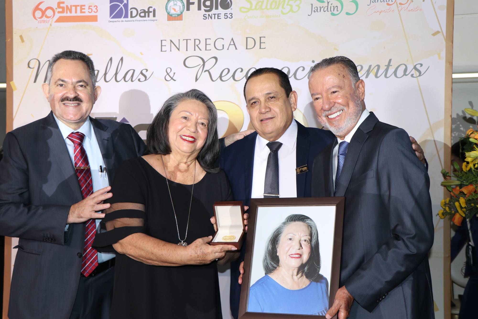 $!Reconocimiento a Ex Secretarios del Comité Técnico de FIGLOSNTE53.