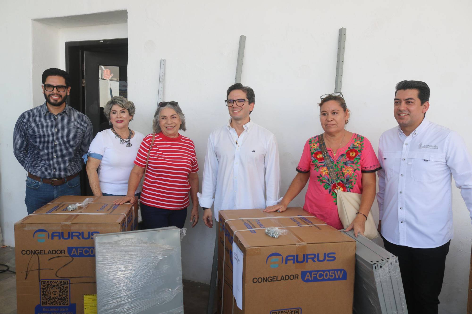 $!Entregan equipos productivos a emprendedores en Escuinapa
