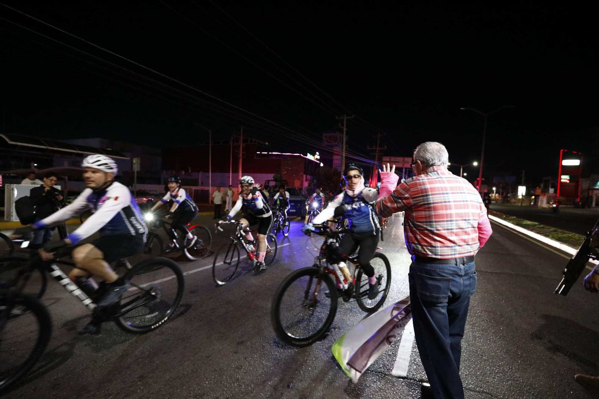 $!Rodada rosa reúne a más de 750 ciclistas rumbo a Altata