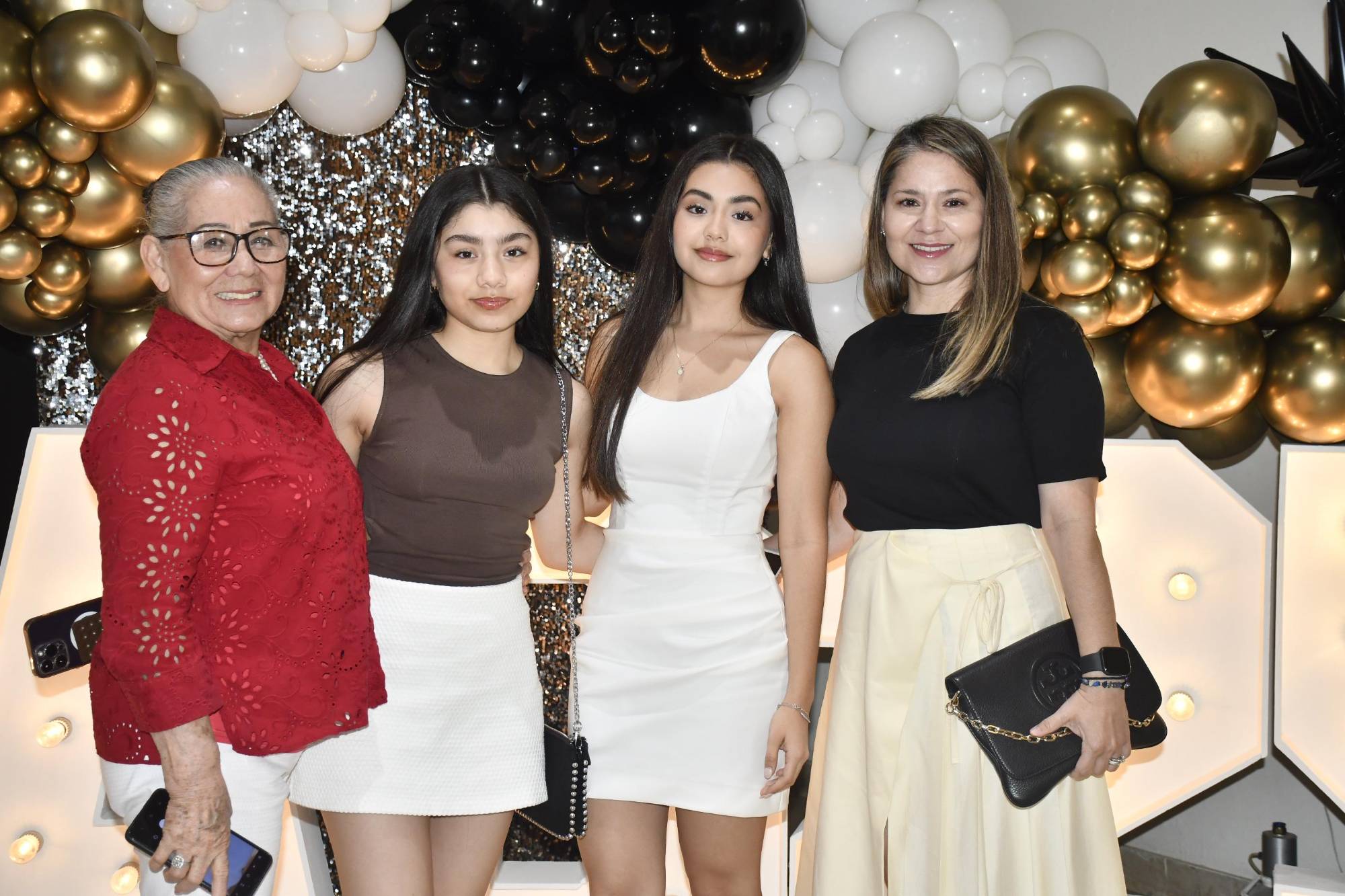 $!Martha Elba García, Regina Vázquez, Rebeca Vázquez y Yirla González.