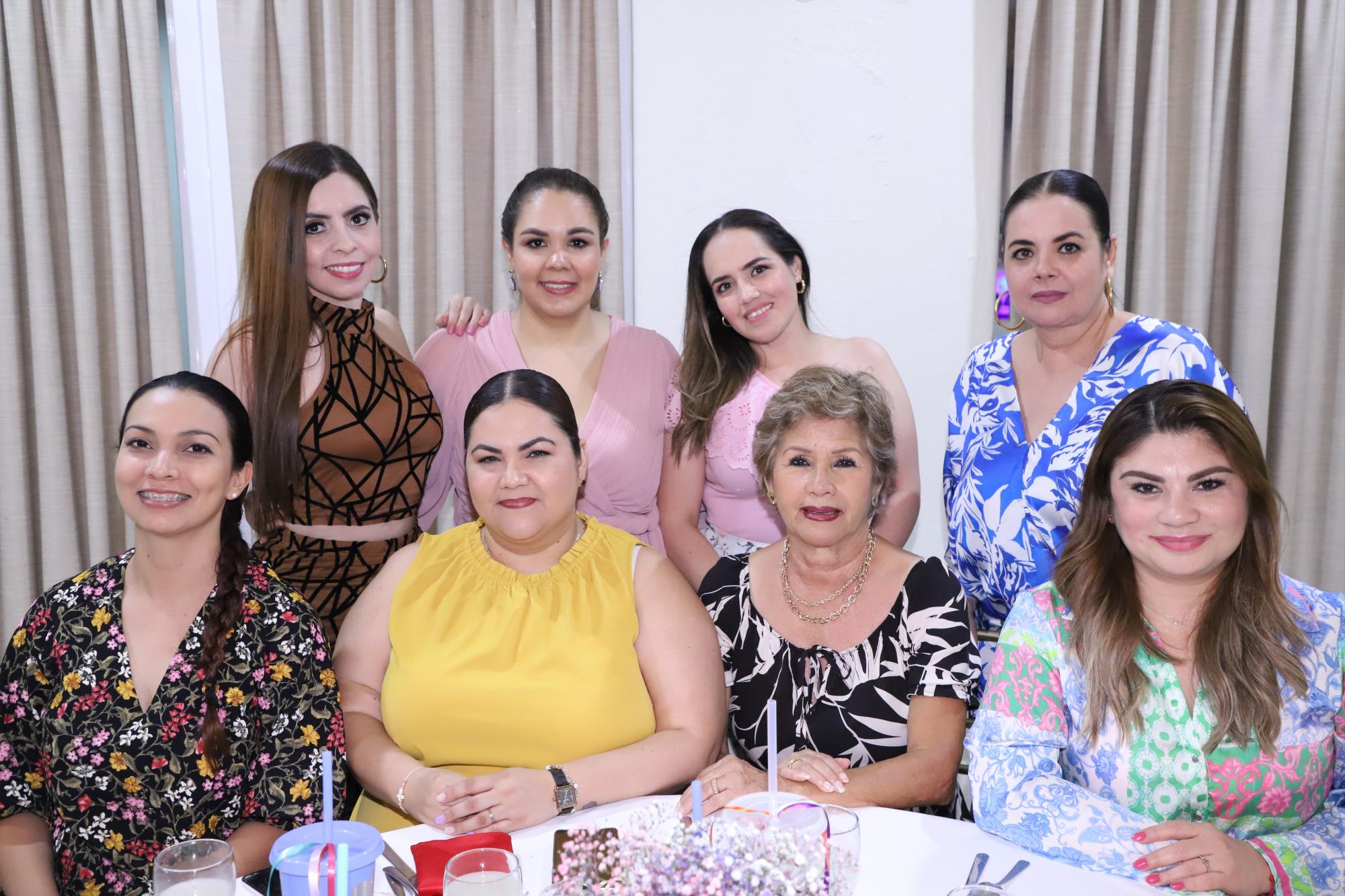 $!Una amena tarde de convivencia pasaron las invitadas al prenatal.