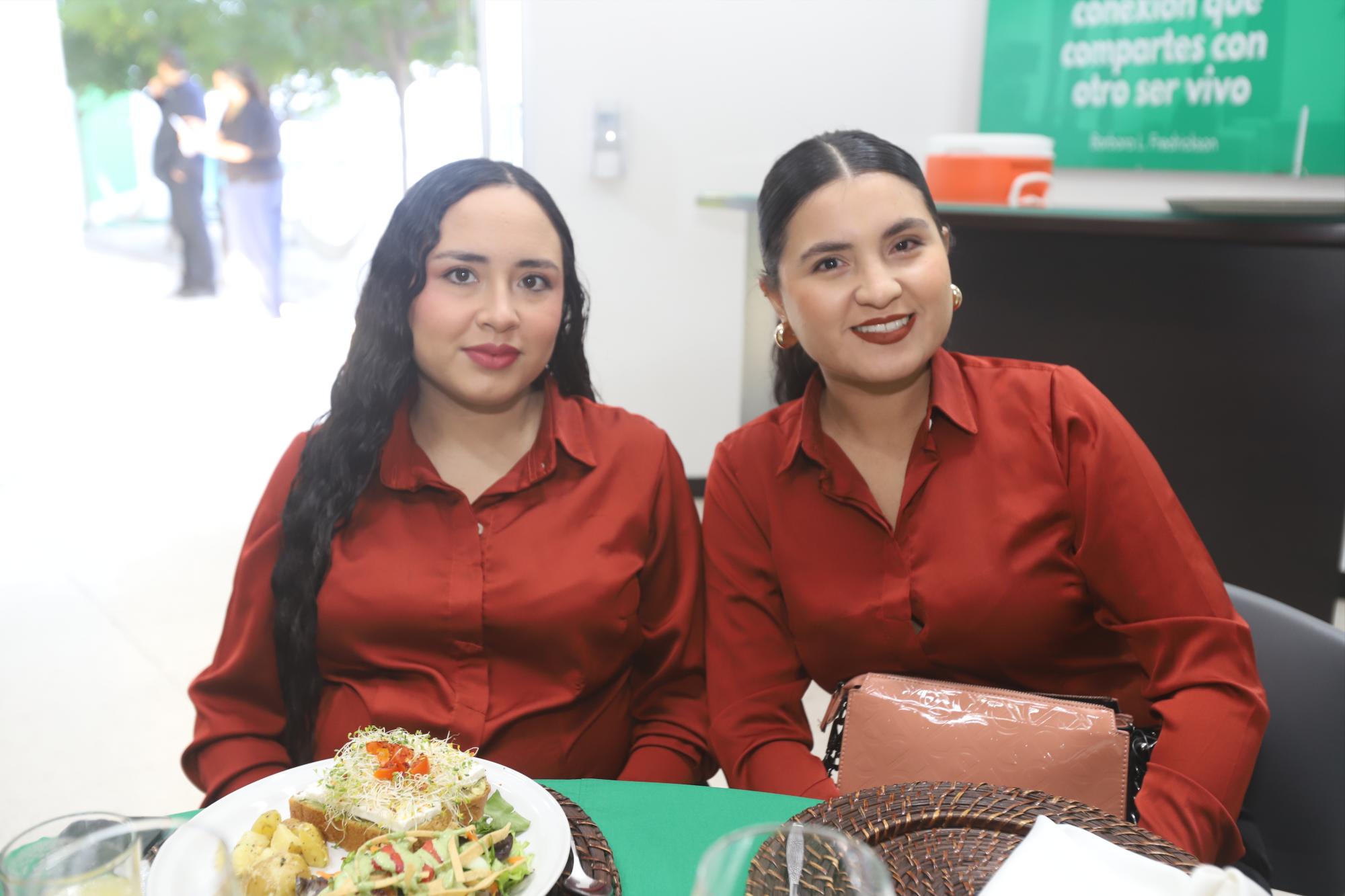 $!Rocío Elizabet Peinado y Diana Esmeralda Osuna Gómez.