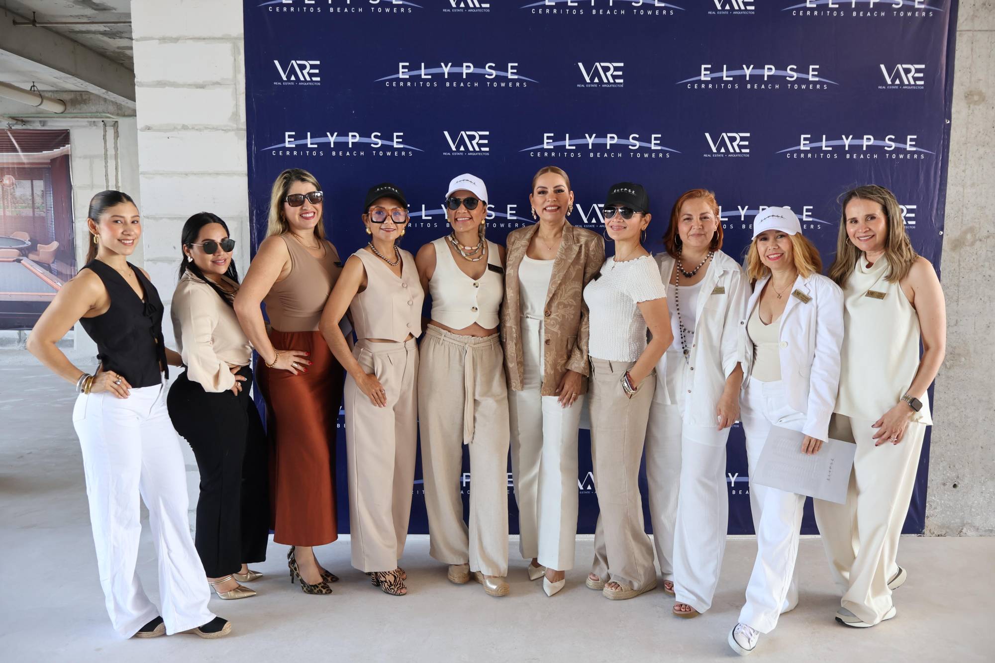 $!Asistentes recorrieron los espacios interiores de Elypse Cerritos Beach Tower, interesándose por los detalles y distribución de los departamentos.