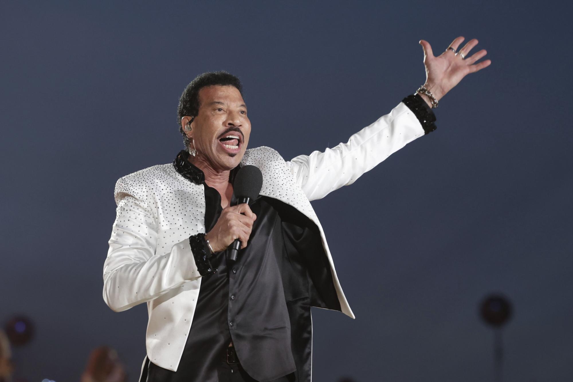 $!Lionel Richie