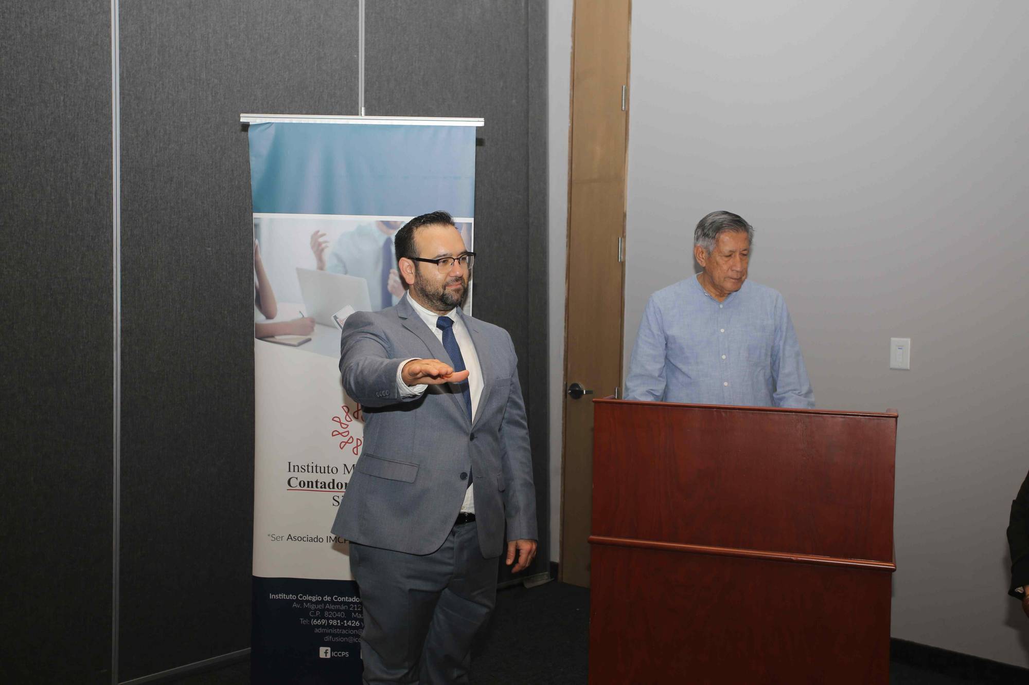 $!Bernando Sánchez tomó protesta como nuevo socio de la agrupación.