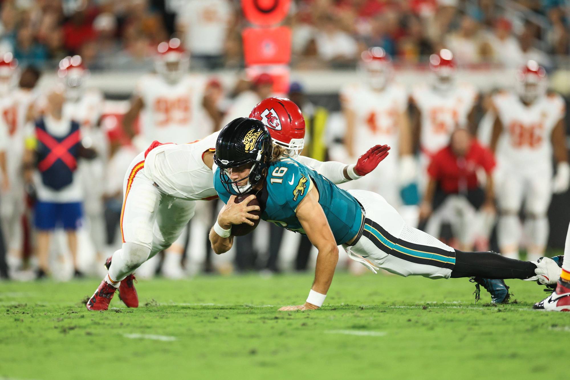 $!Jacksonville Jaguars sorprende a Kansas City Chiefs con remontada dramática en la Semana 5