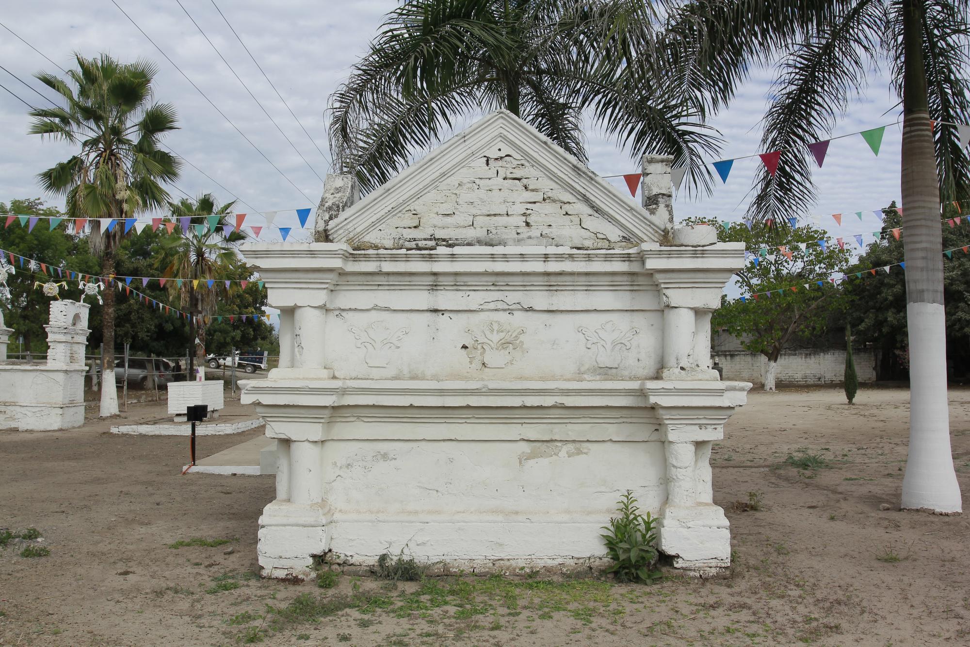 $!Buscan rescatar historia de Tabalá; aguardan sus tumbas y restos de la iglesia de casi 500 años