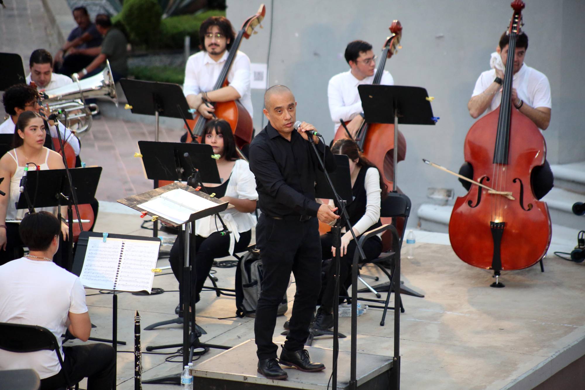 $!Diego Rojas dirigió el concierto.