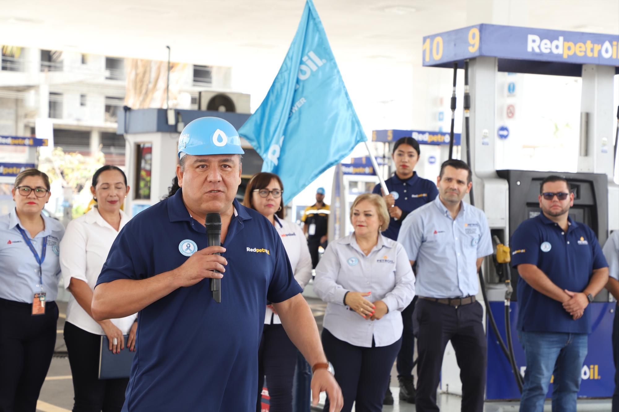 $!Herberto Gómez, director de estaciones de Redpetroil, en su mensaje agradeció el apoyo a esta campaña.