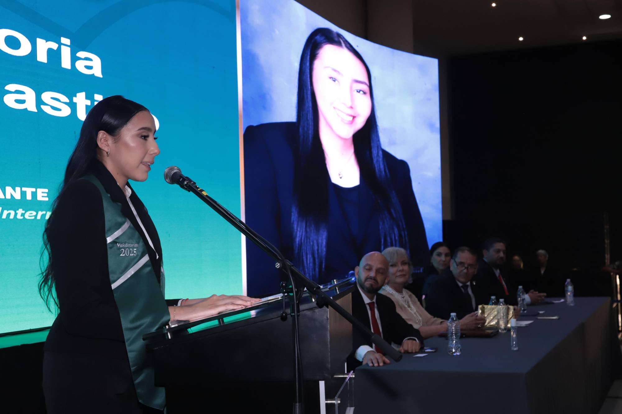 $!Ana Victoria Valdez expresó un mensaje de despedida a su generación.