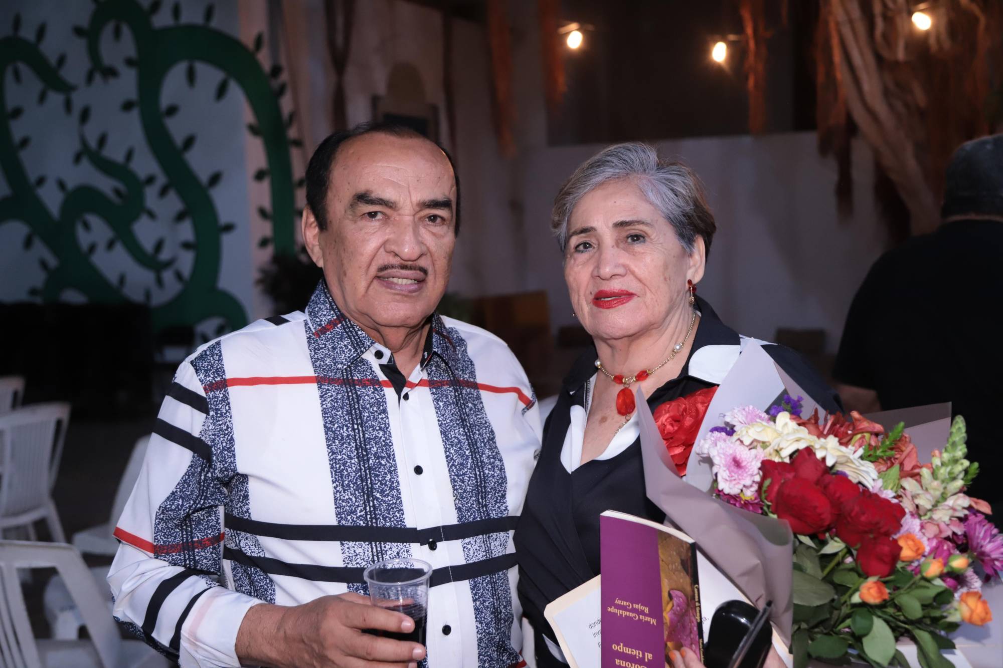 $!Víctor Banderas con su esposa María Guadalupe Rojas Garay.