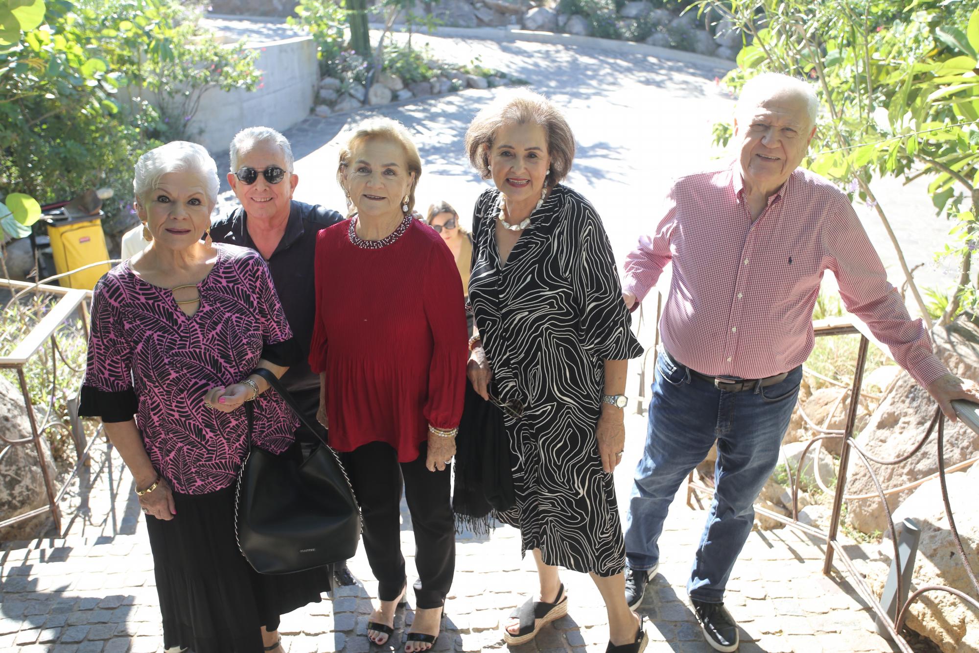 $!Leonor Medrano, Julio Freyre, Olivia Correa de Freyre, Gloria de la Vega de López e Isaac López Arregui.