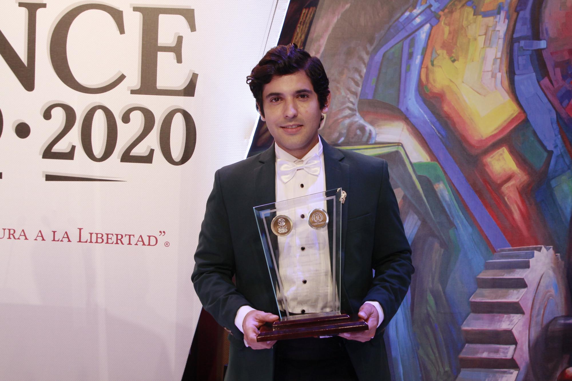 $!Entrega UAdeO reconocimientos a sus mejores linces de 2019 y 2020