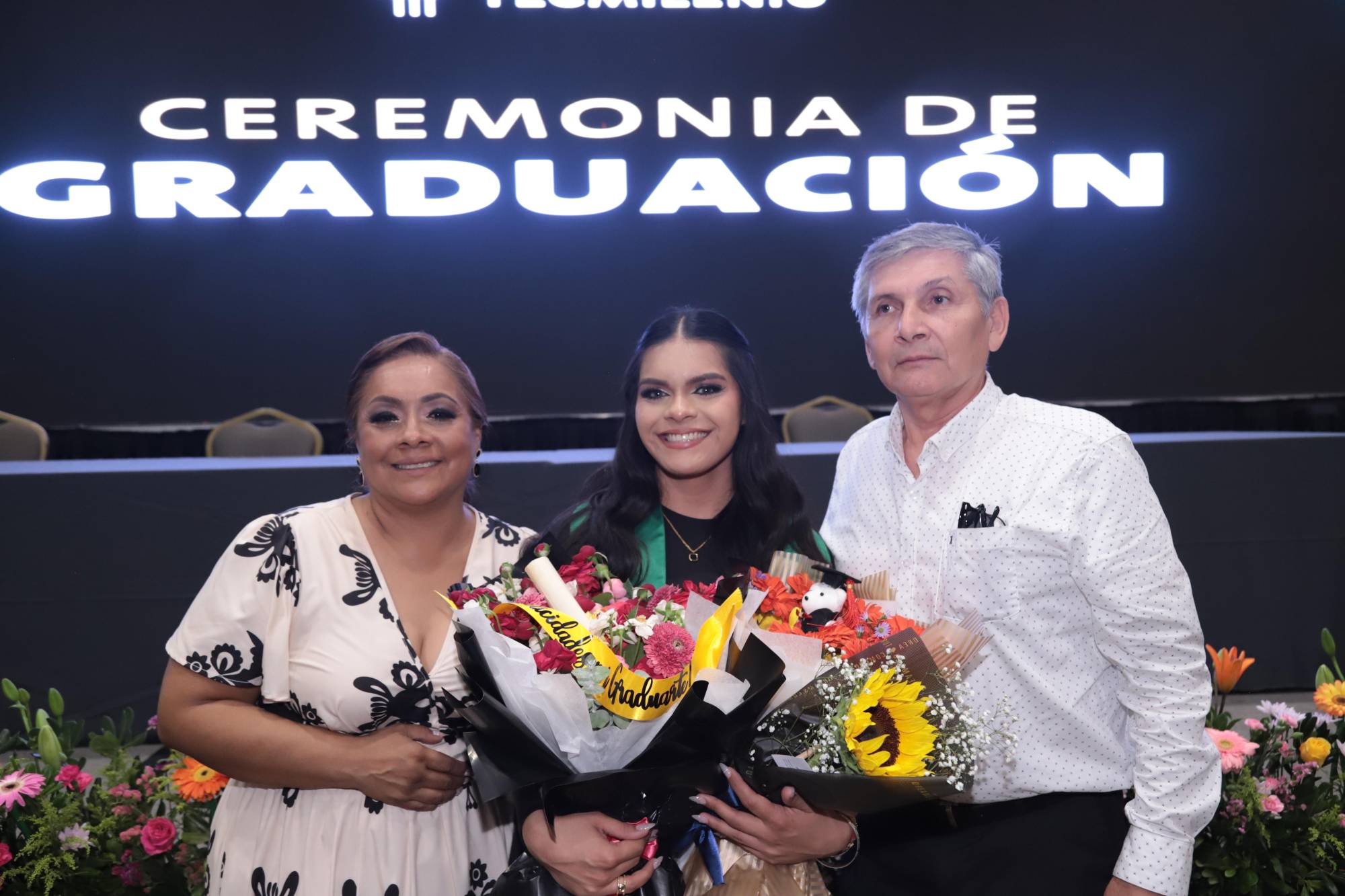 $!Diana Luisa Ibarra, Towanda Ibarra y César Osuna.