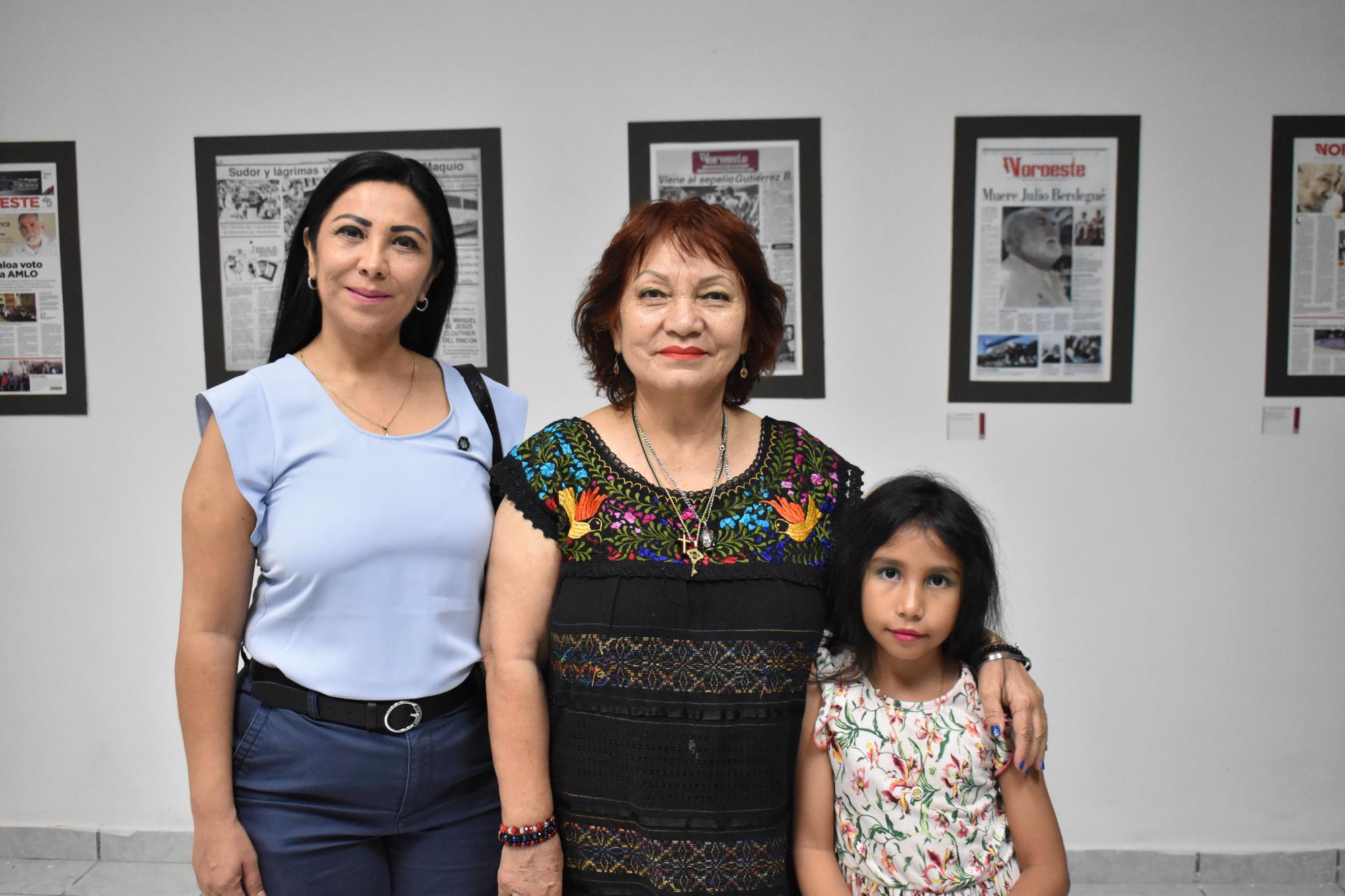 $!Aracely Acosta, Norma Wong y la niña Sara Constanza Coronel.