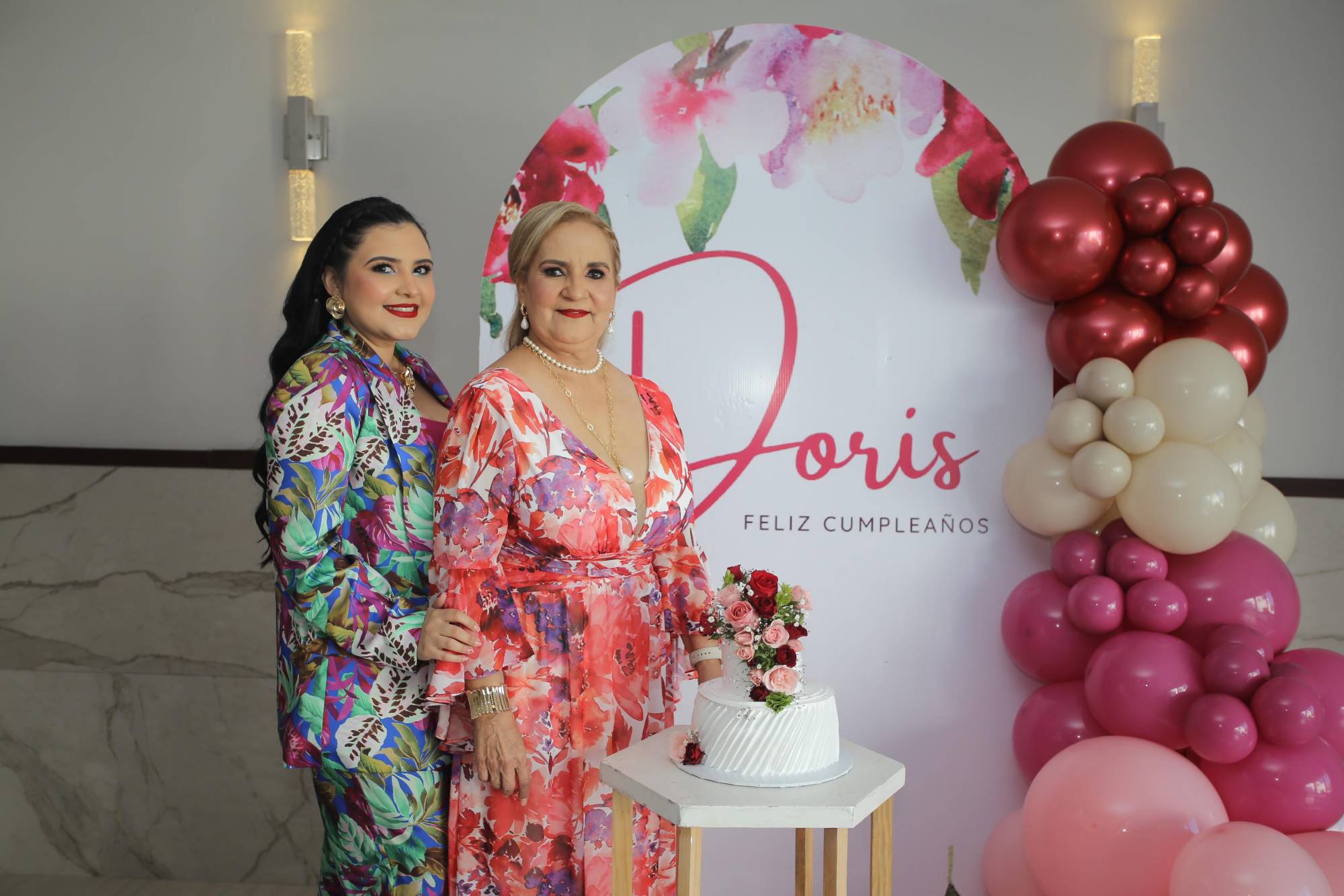 $!Wendy Villalpando junto a su mamá.