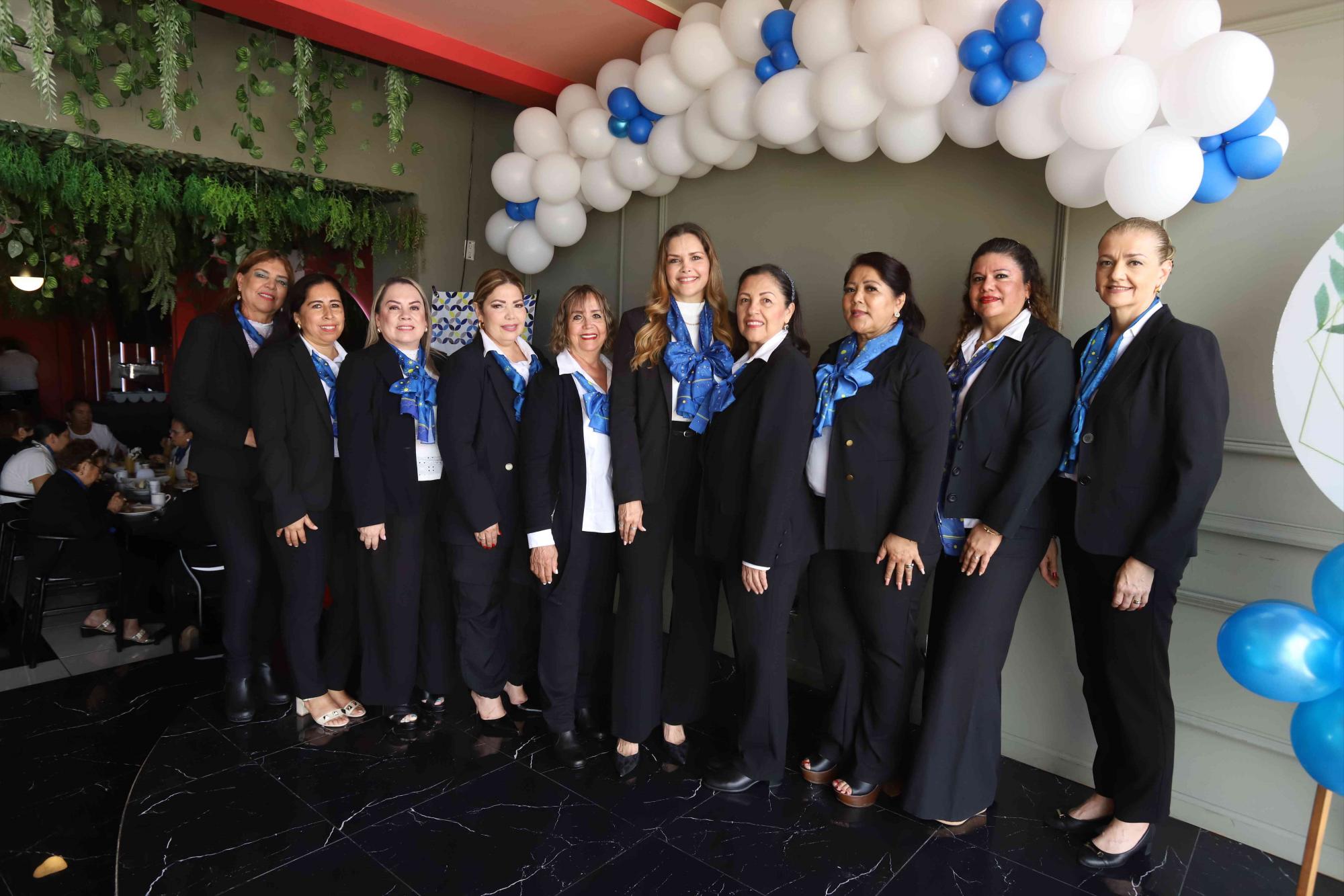 $!Mely Sánchez, Mariana Gamboa, Elva Aguirre, Elizabeth Peraza, Lupita Esparza, Imelda Morales de Chicuate, Lolys Ríos, Zoveyda Félix, Lucero Lara y Vivian Troncoso, del Comité Directivo de Anspac Mazatlán.