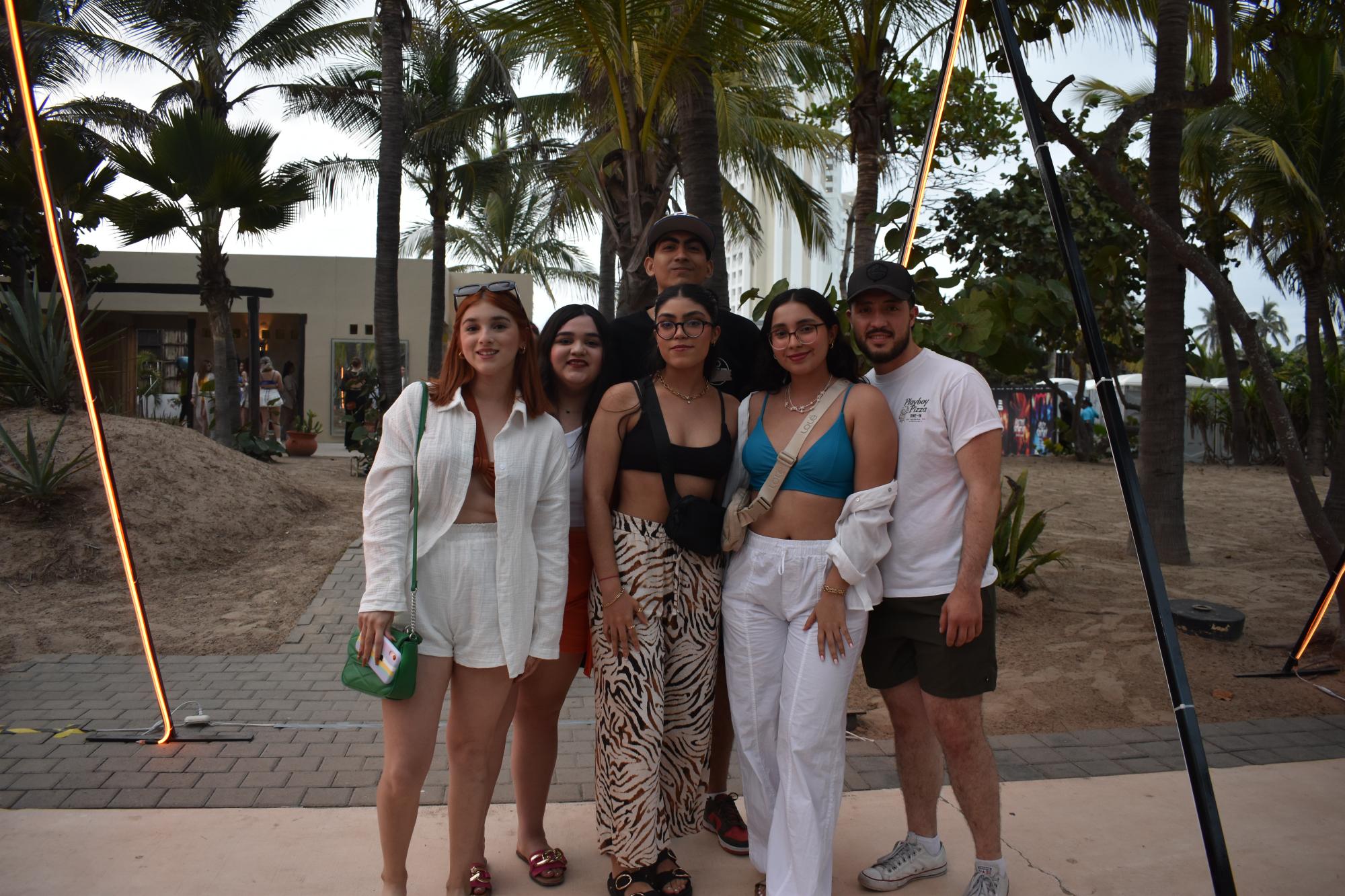 $!Alexa Mendívil, Monse Mendívil, Felipe Madero, Daniela Espinoza, Andrea Espinoza y José Daniel Rosales.