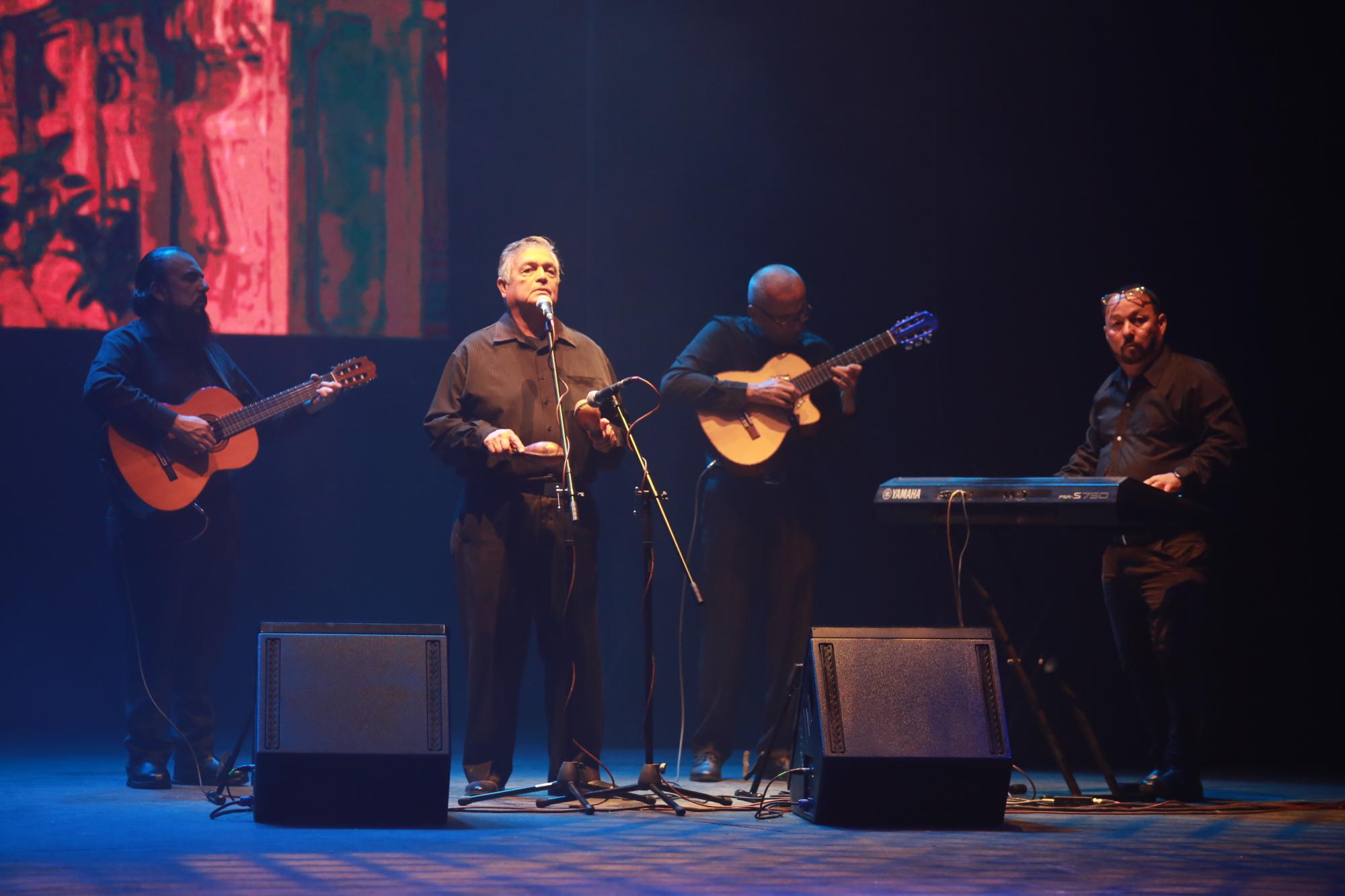 $!Una noche bohemia acompañados de buena música pasaron los asistentes al TAP.