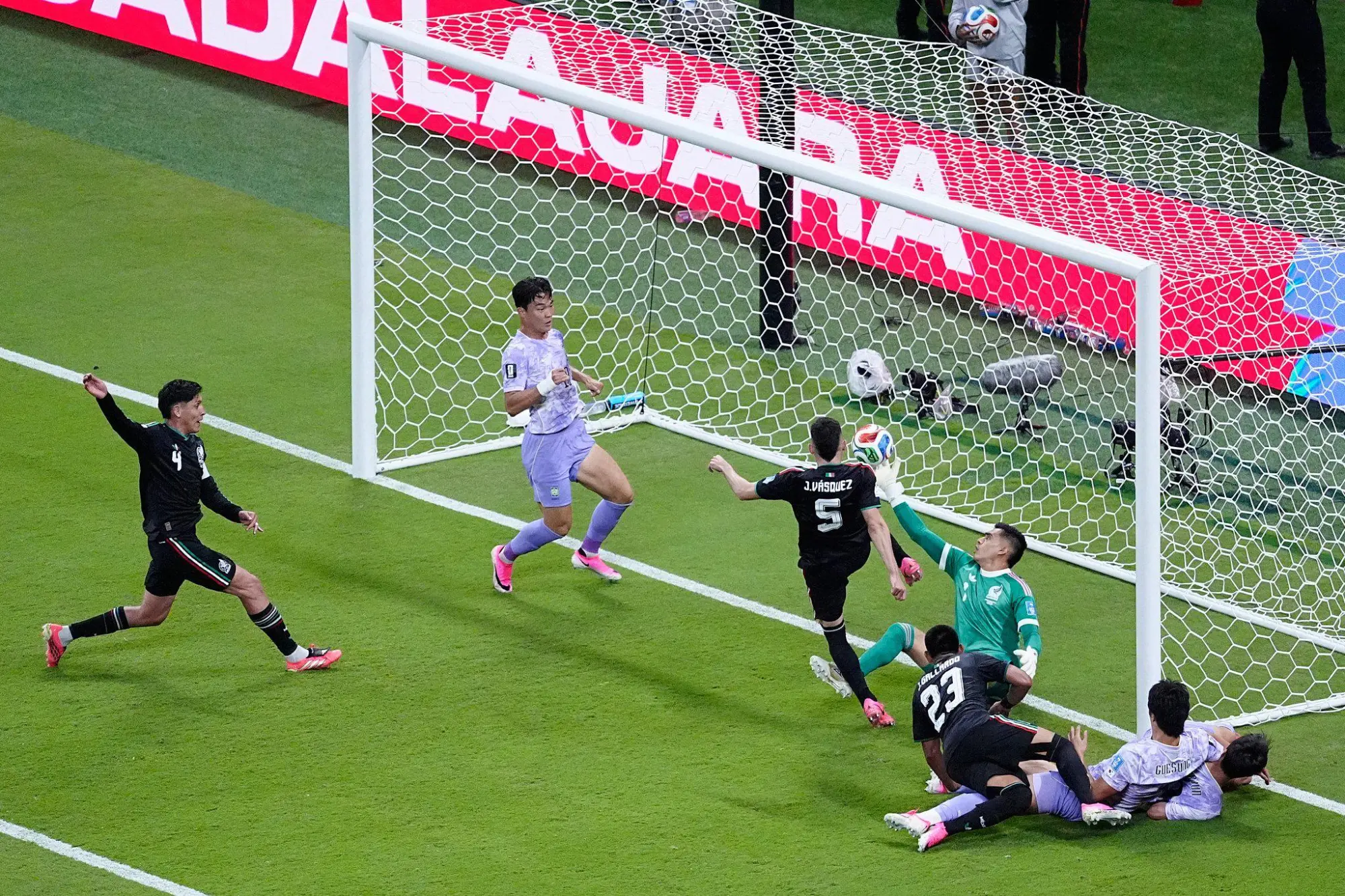 $!Sinaloense Luis Romo clasifica a México a los dieciseisavos de final del Mundial 2026 tras vencer a Corea del Sur