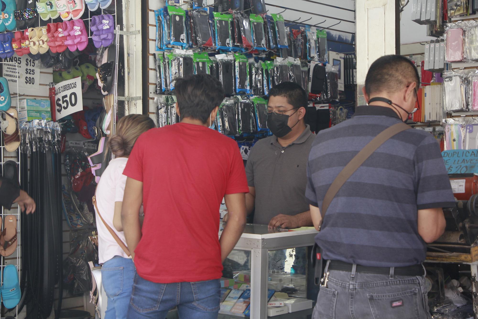 $!Comerciantes de Culiacán esperan repunte en ventas por el cambio a semáforo verde