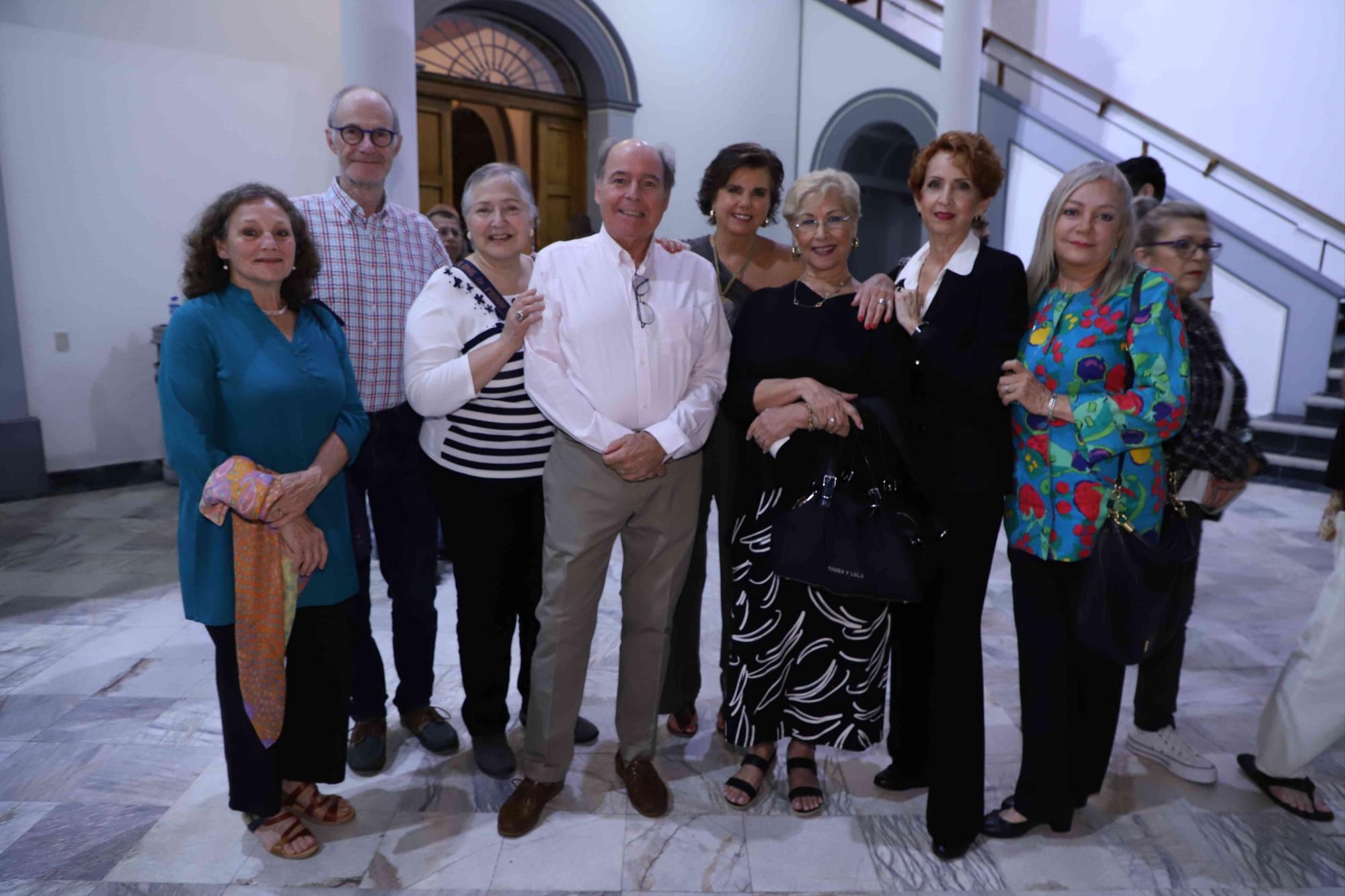 $!Patricia Fárber, John Watkins, Patricia Almada, Jaime Fárber, Martha Coppel, Mari González, Marissa Coppel y Paty Sánchez.