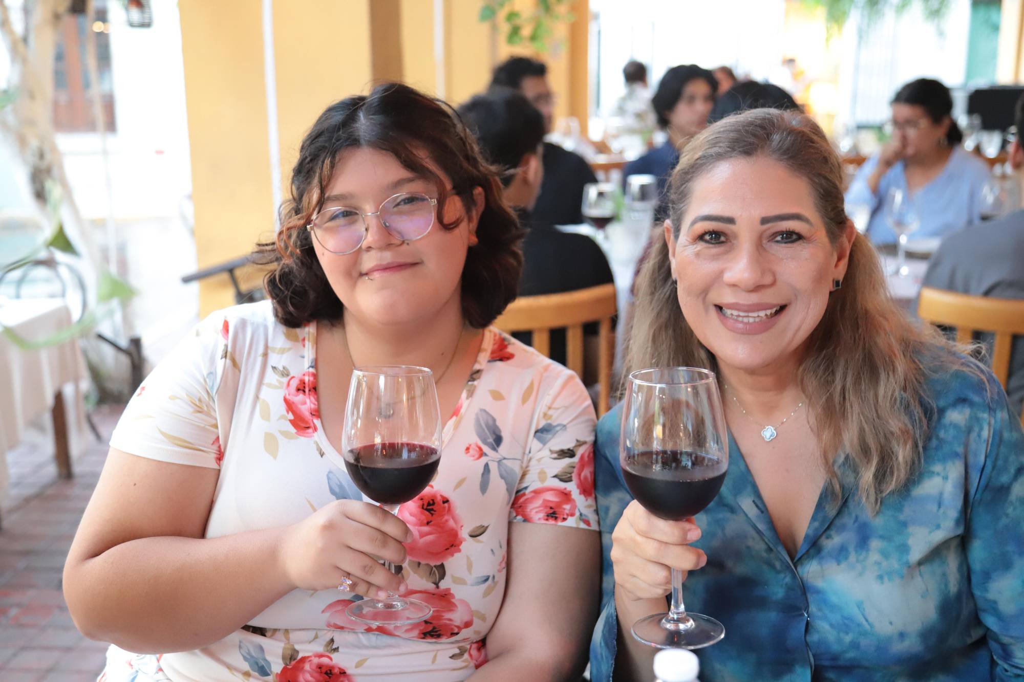 $!Elizabeth García y Silvia Michel.