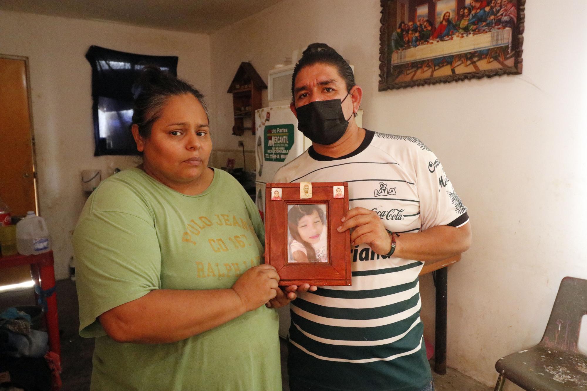$!Mónica Ortiz Félix y Mario Díaz Pineda, padres de Analy, la recuerdan día a día luego de suicidio.